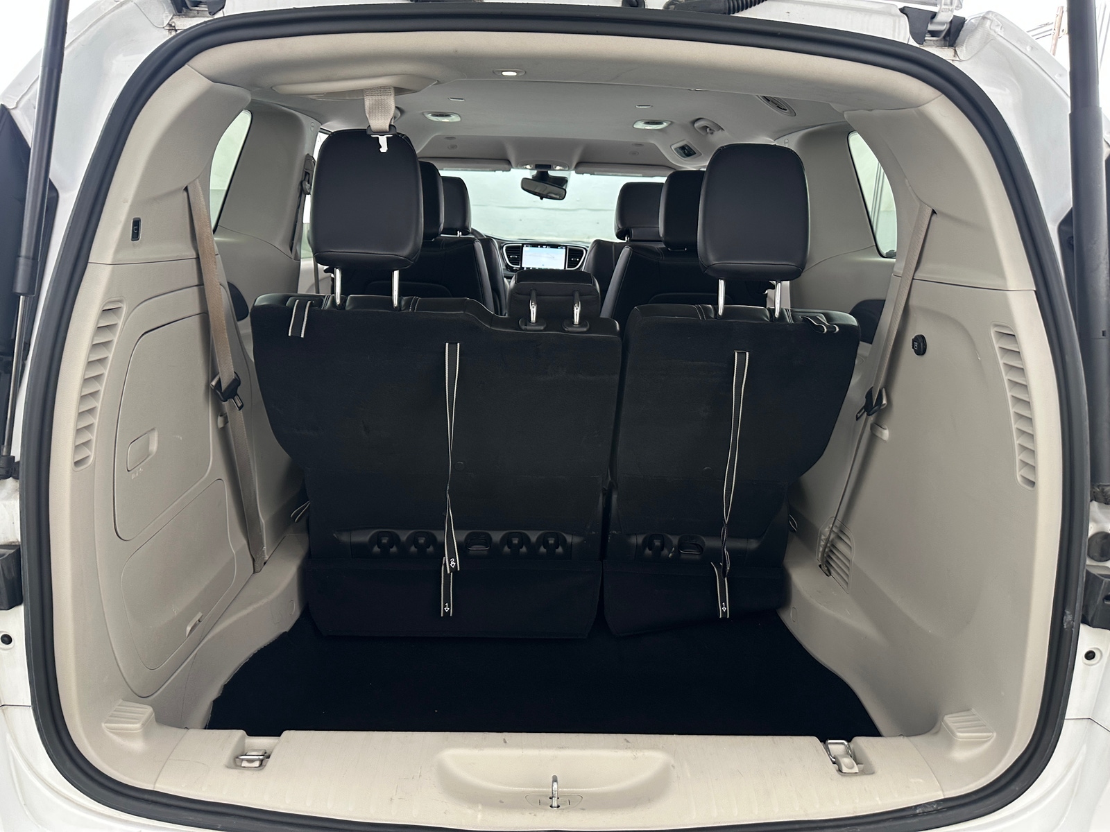 Thumbnail: 2024 Chrysler Pacifica - 6