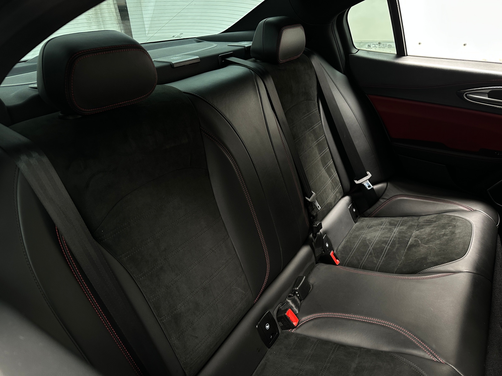 Thumbnail: 2018 Alfa Romeo Giulia - 5