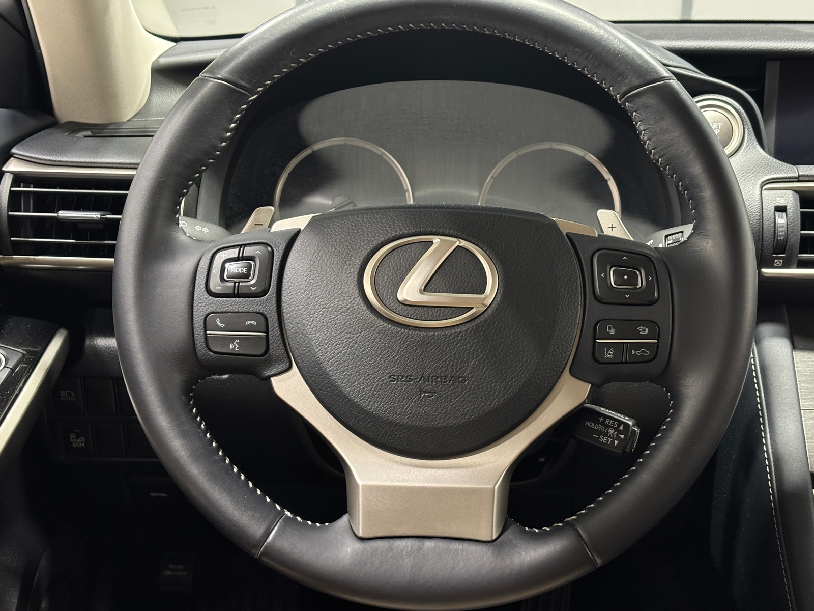 Thumbnail: 2019 Lexus IS - 4