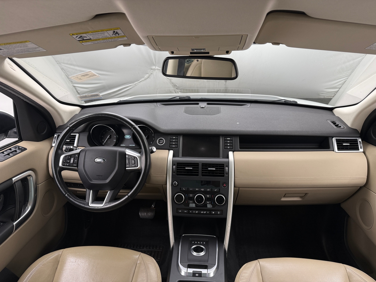 Thumbnail: 2017 Land Rover Discovery Sport - 2