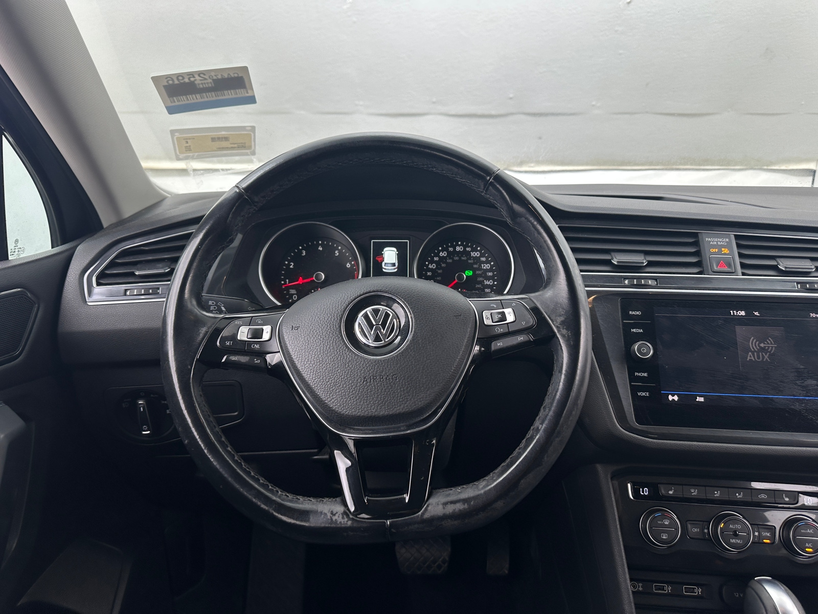 Thumbnail: 2018 Volkswagen Tiguan - 4