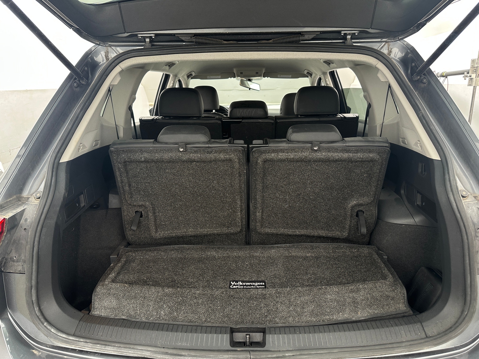 Thumbnail: 2018 Volkswagen Tiguan - 6