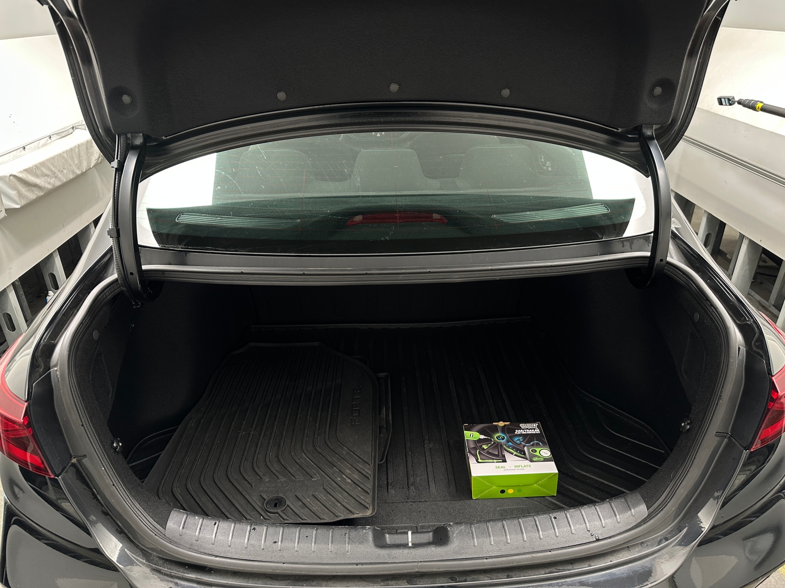 Thumbnail: 2024 Kia Forte - 7