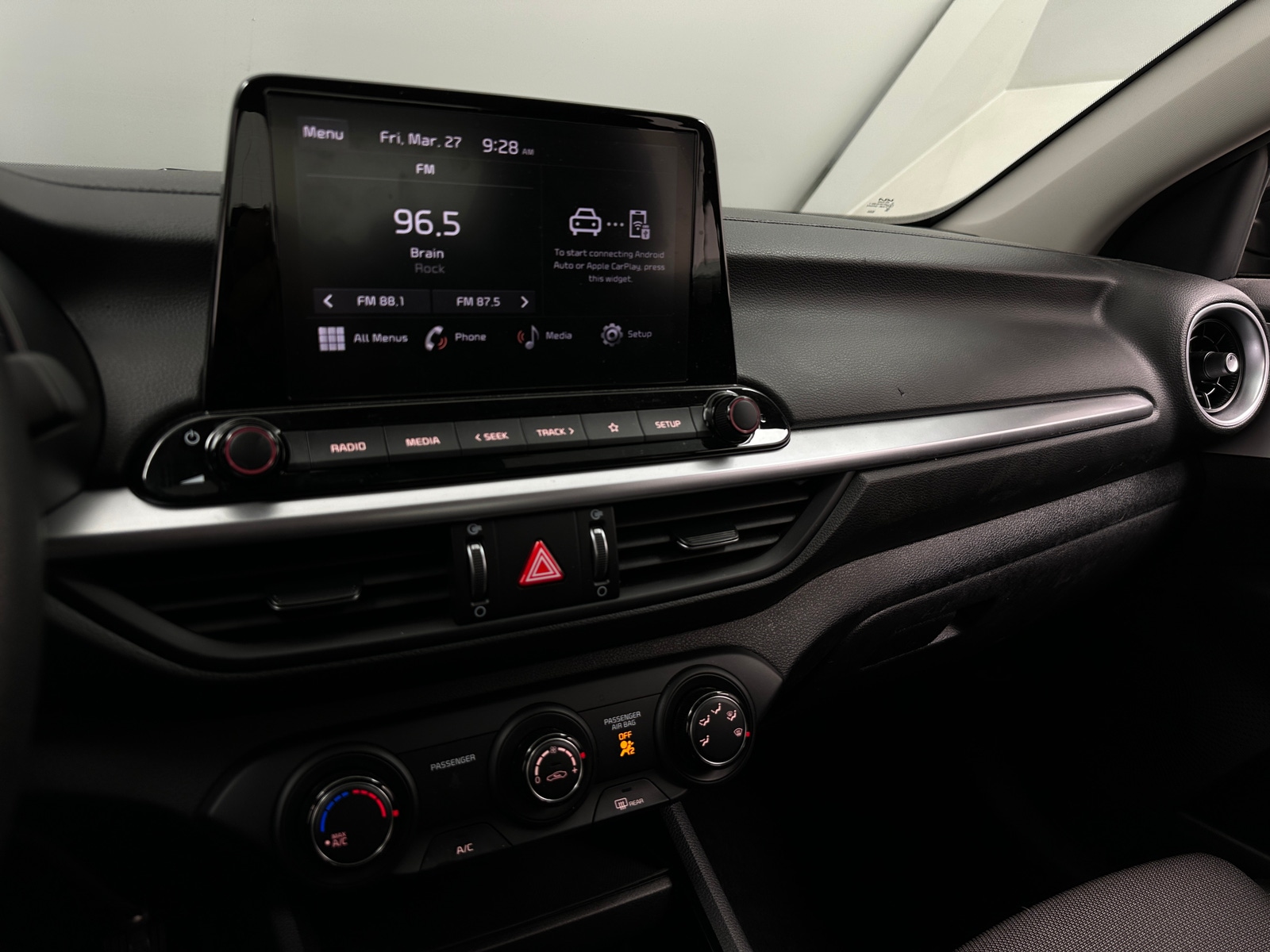 Thumbnail: 2024 Kia Forte - 4