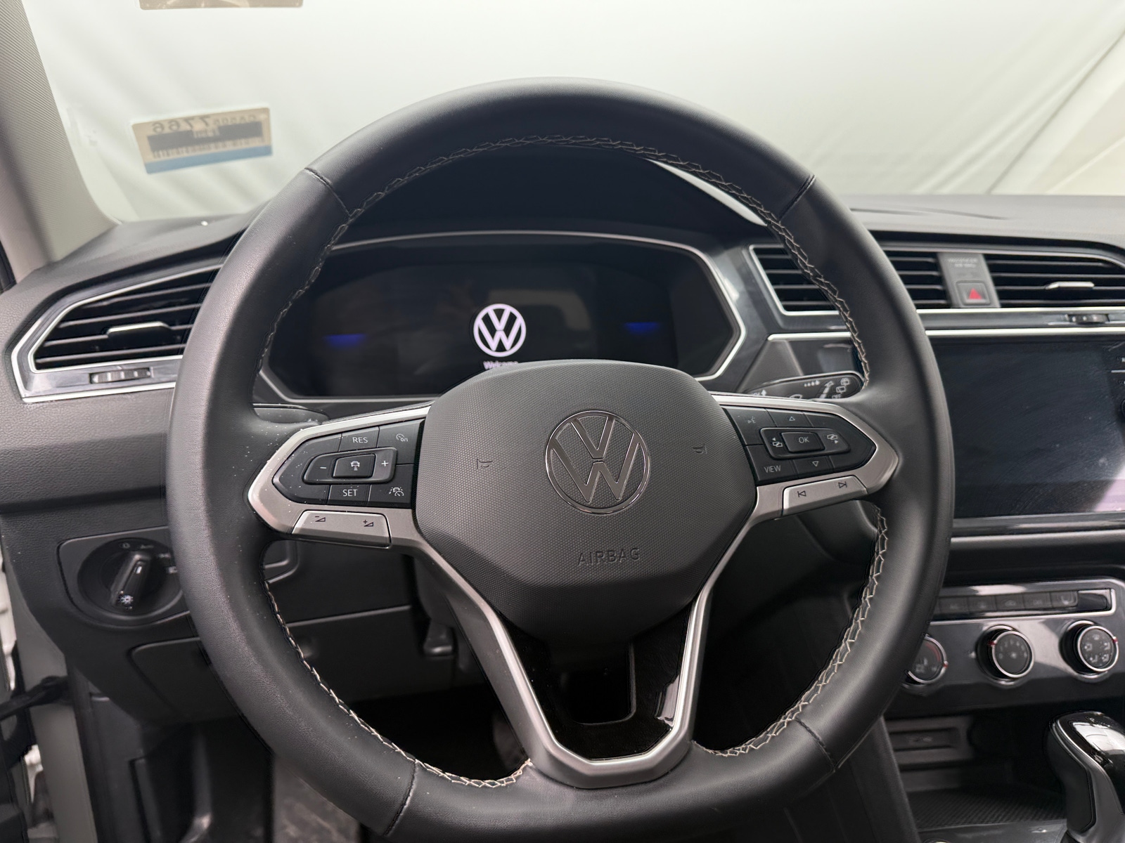 Thumbnail: 2024 Volkswagen Tiguan - 5