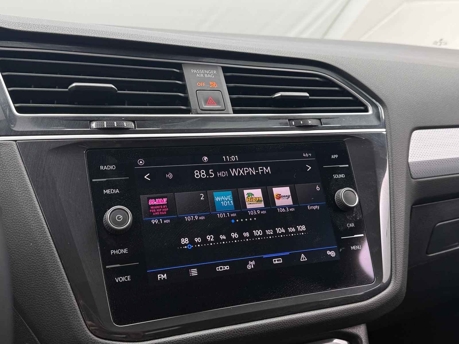 Thumbnail: 2024 Volkswagen Tiguan - 4