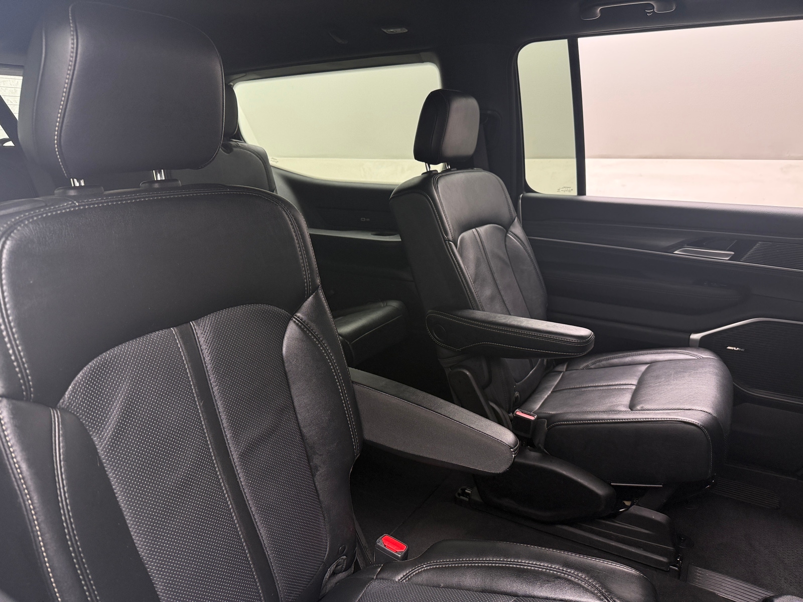 Thumbnail: 2024 Jeep Wagoneer - 5