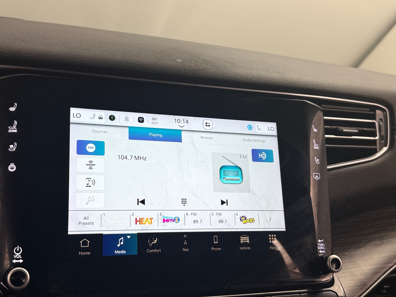 Thumbnail: 2024 Jeep Wagoneer - 3