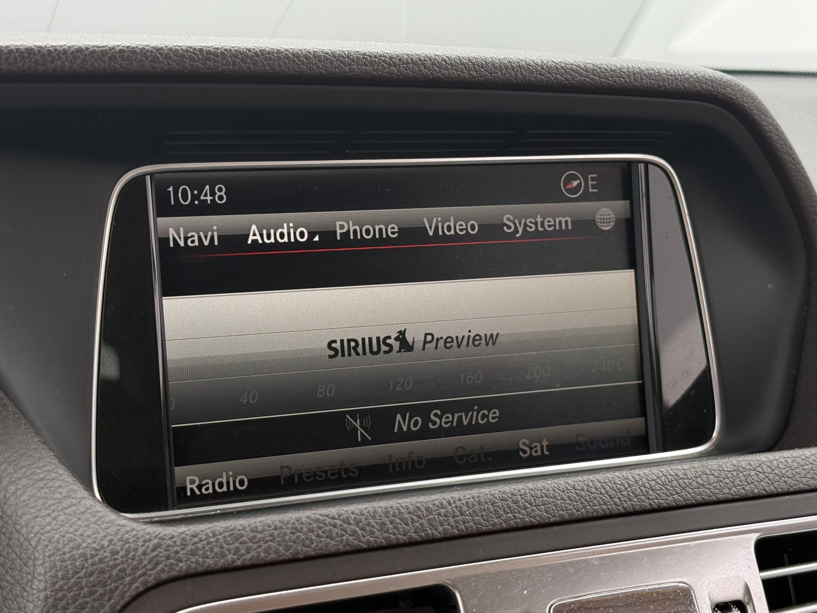 Thumbnail: 2014 Mercedes-Benz E-Class - 3