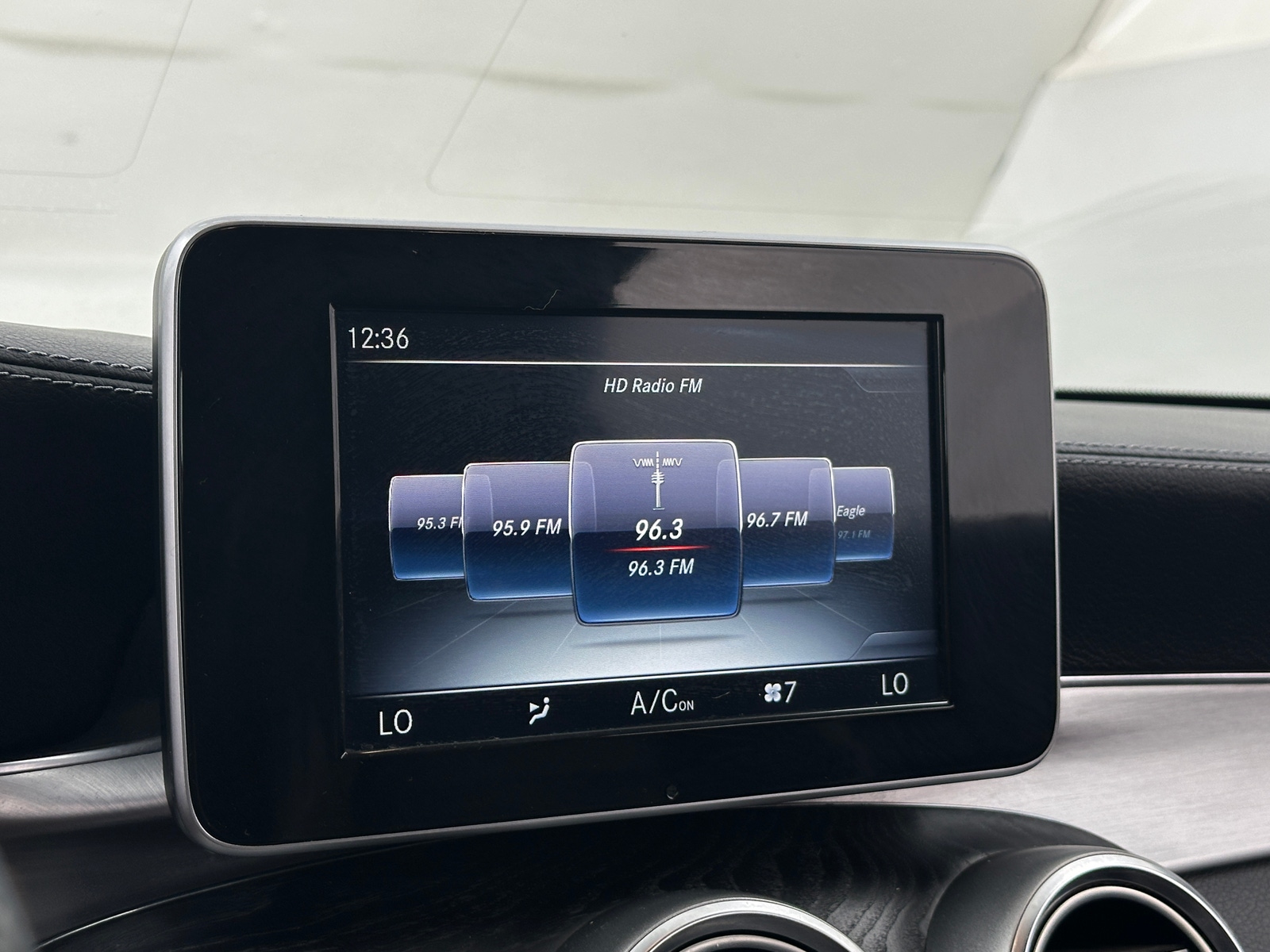 Thumbnail: 2017 Mercedes-Benz C-Class - 3