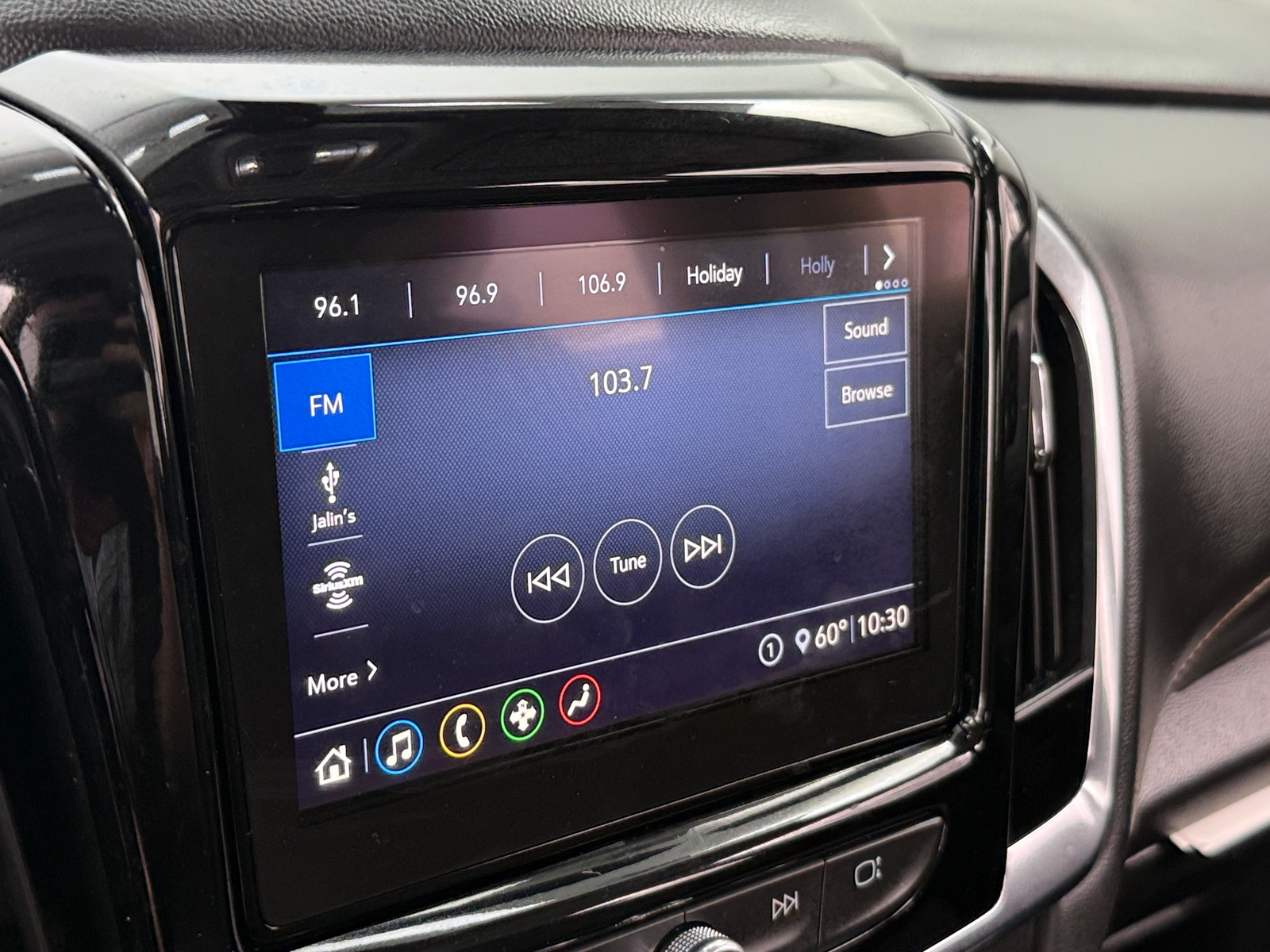 Thumbnail: 2020 Chevrolet Traverse - 4