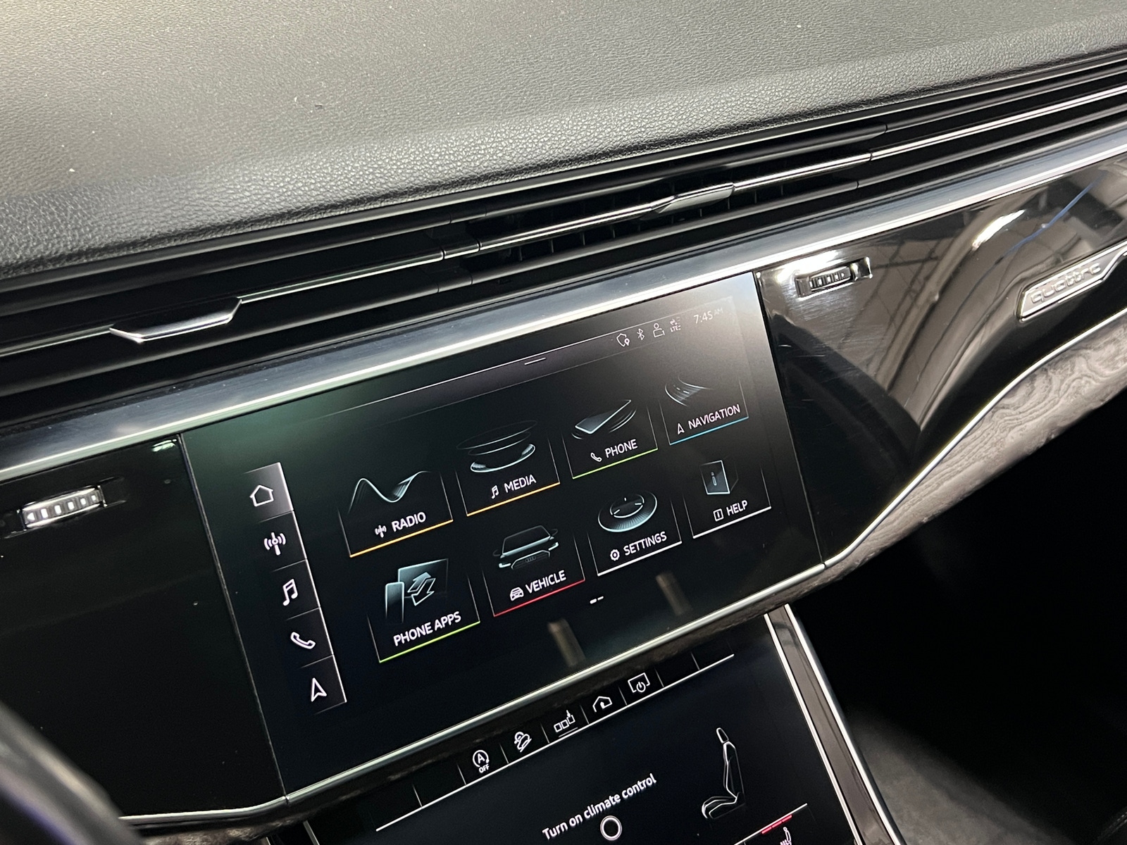 Thumbnail: 2020 Audi Q7 - 3
