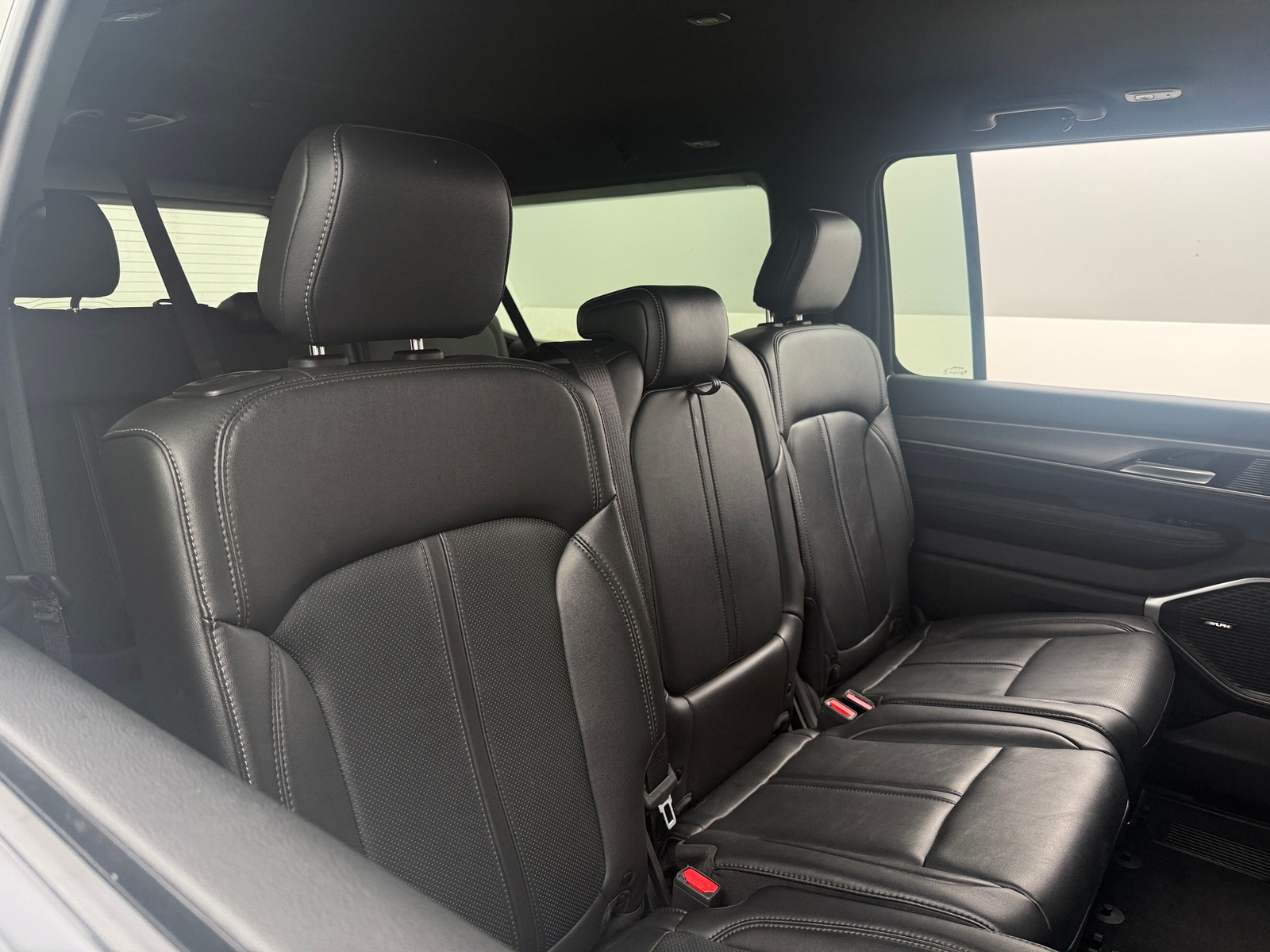 Thumbnail: 2025 Jeep Wagoneer - 5