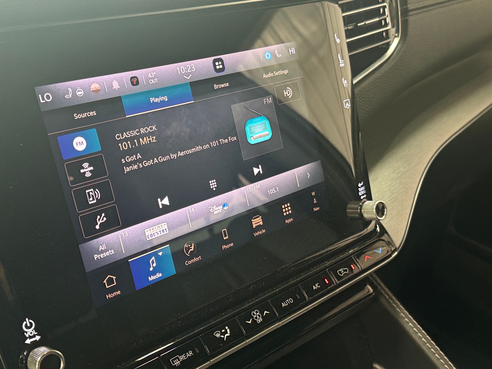 Thumbnail: 2025 Jeep Wagoneer - 3