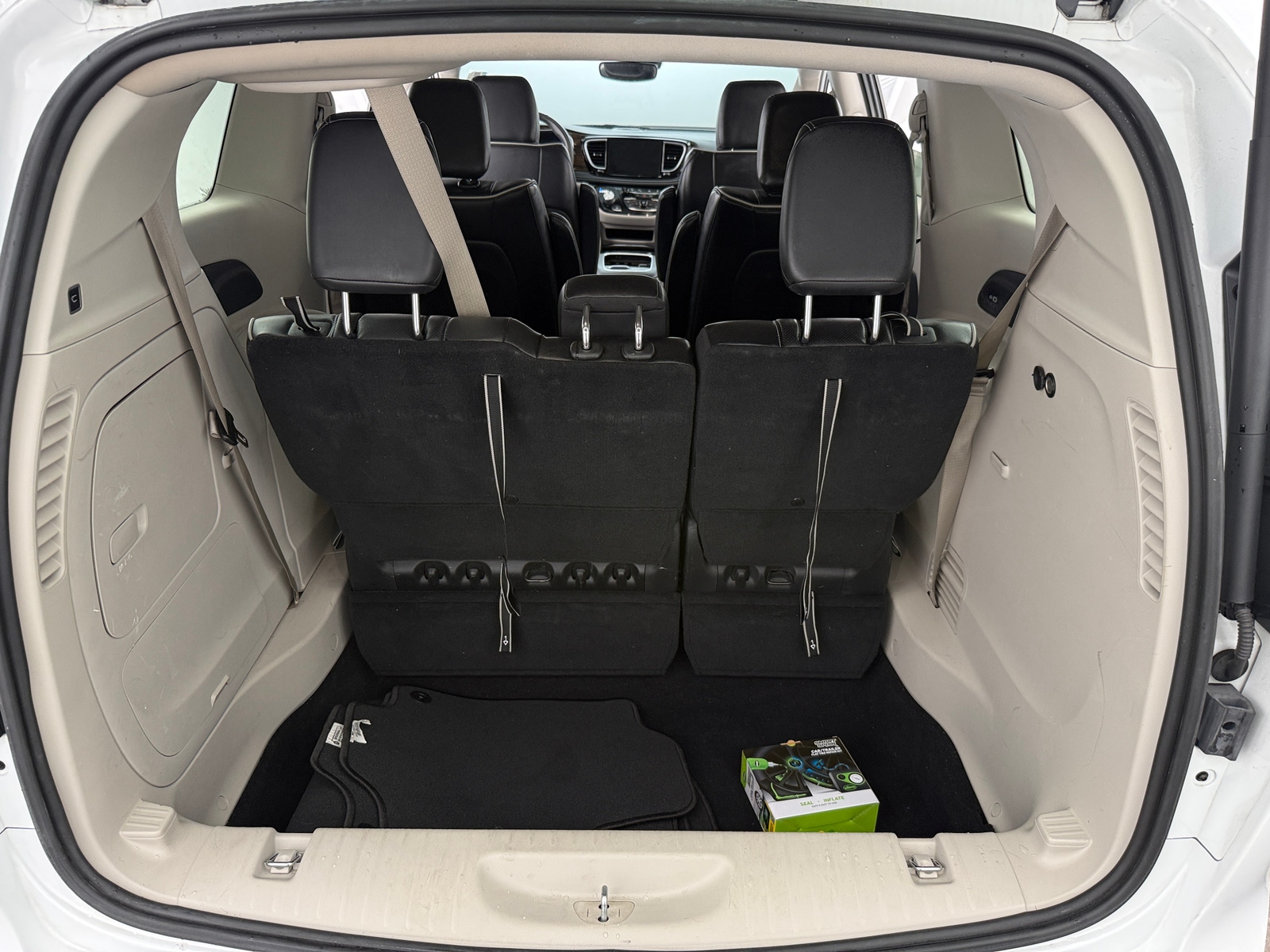 Thumbnail: 2022 Chrysler Pacifica - 6