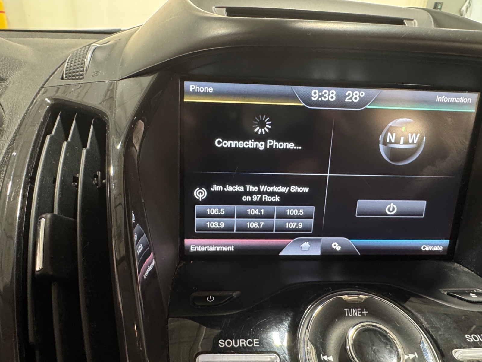 Thumbnail: 2015 Ford Escape - 3