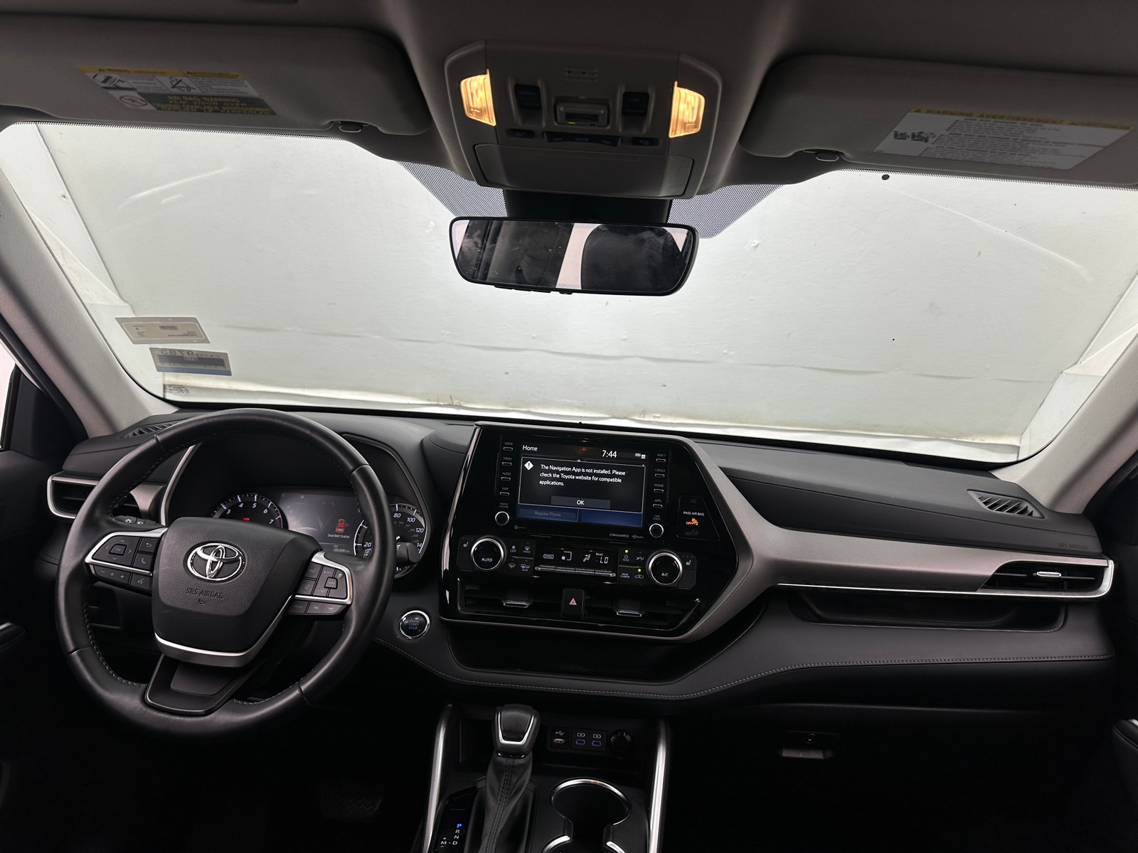 Thumbnail: 2022 Toyota Highlander - 2