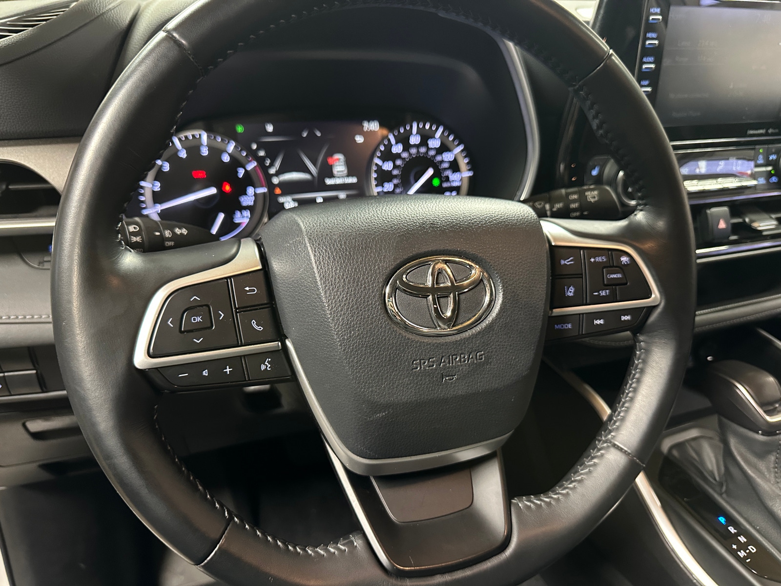 Thumbnail: 2022 Toyota Highlander - 4