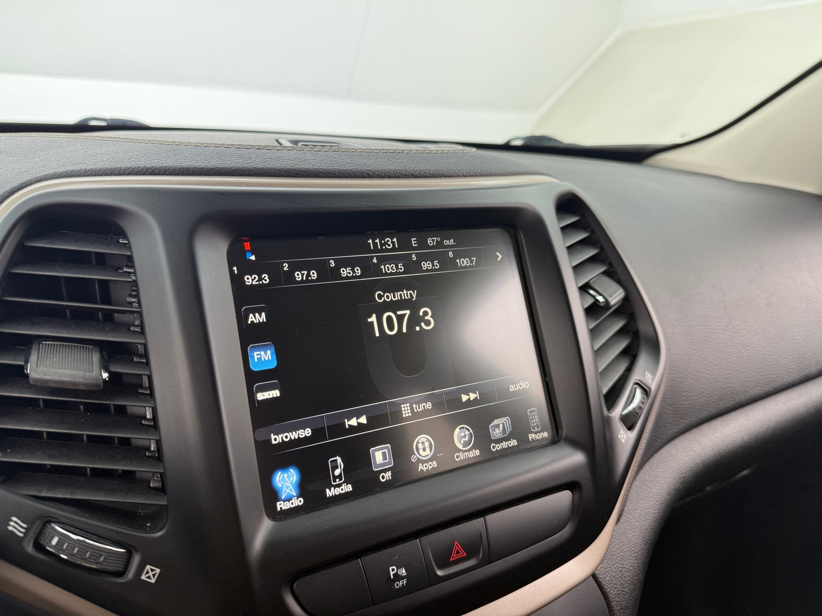 Thumbnail: 2017 Jeep Cherokee - 4