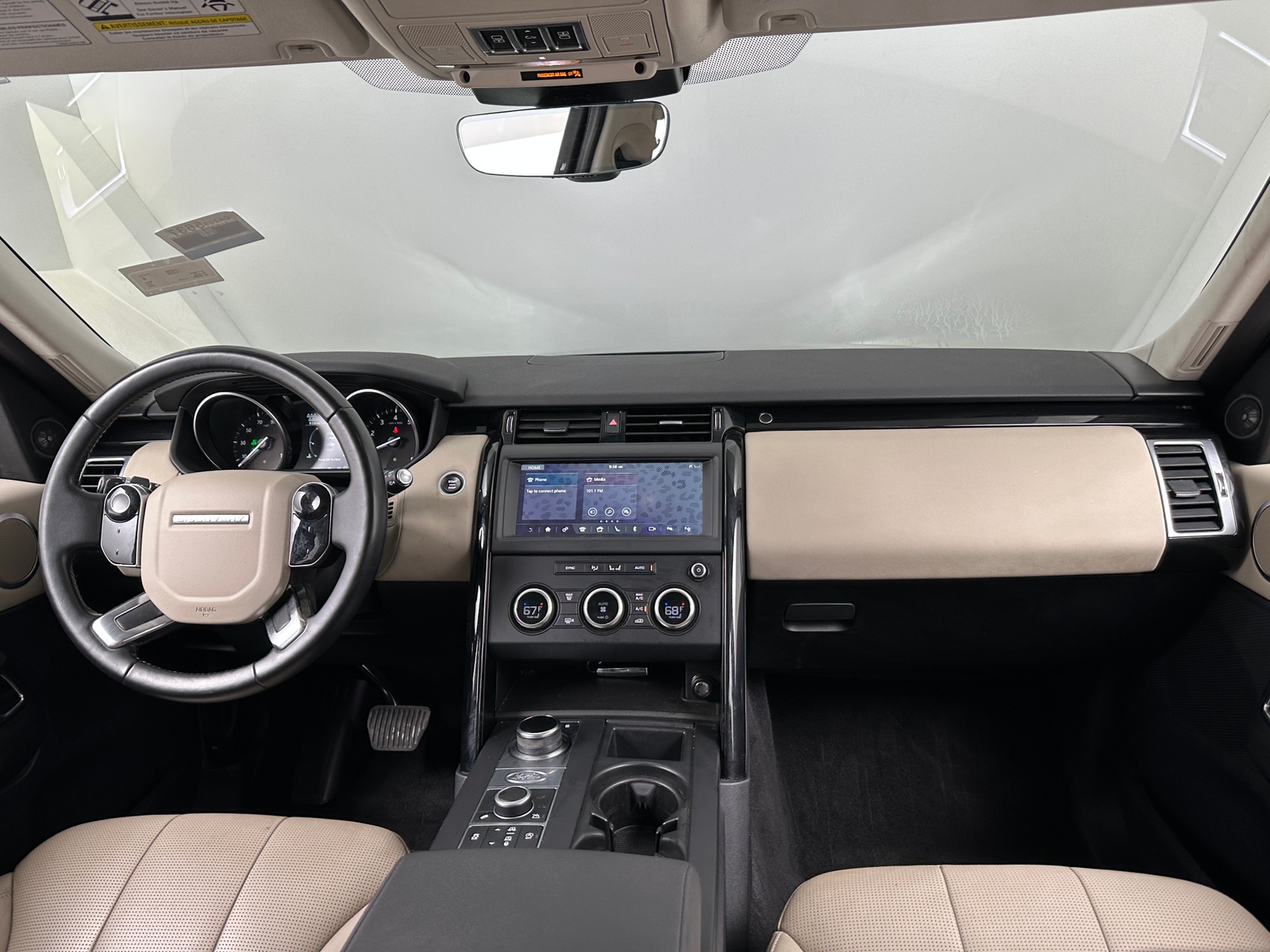 Thumbnail: 2020 Land Rover Discovery - 2