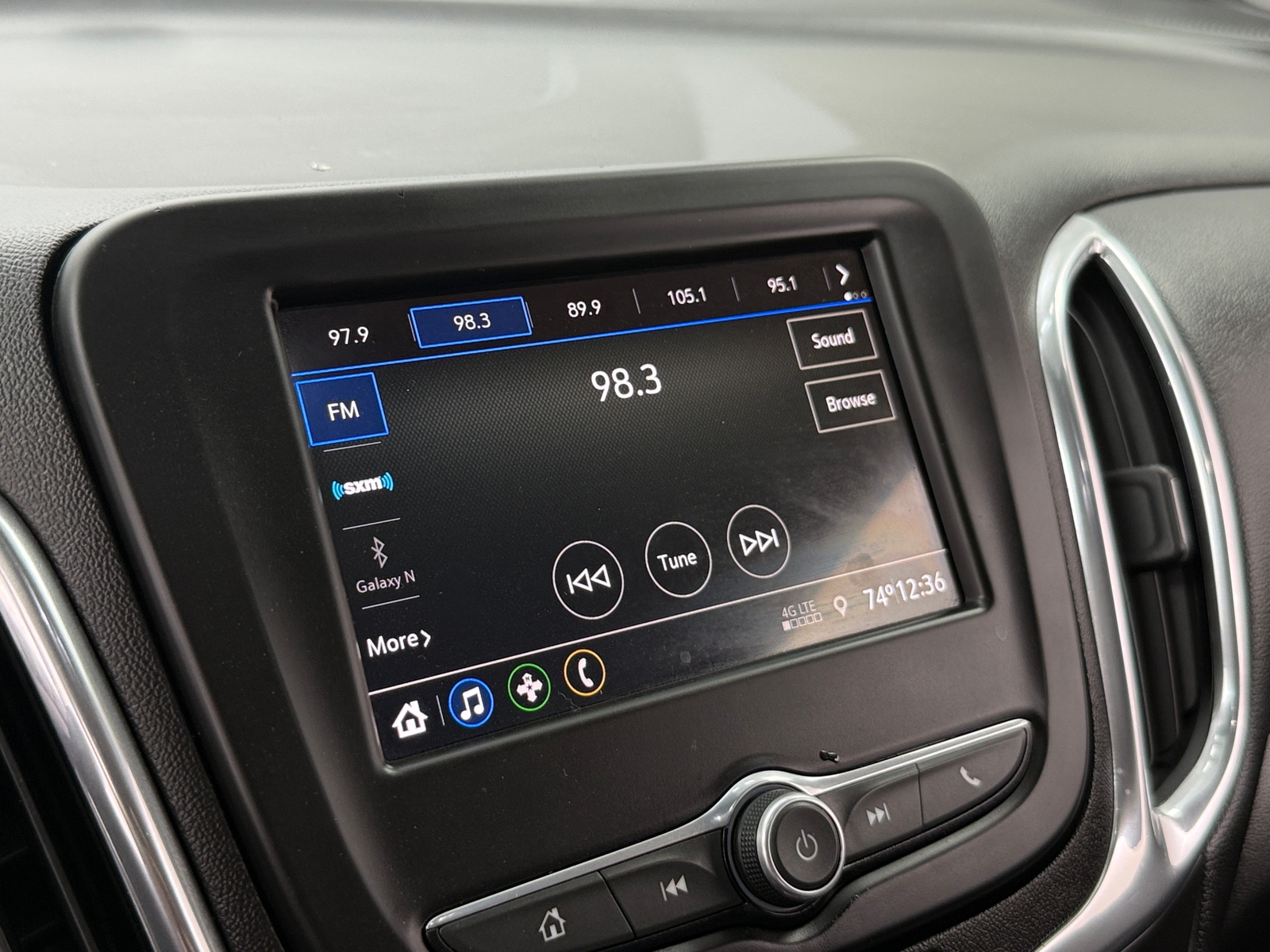 Thumbnail: 2020 Chevrolet Equinox - 4