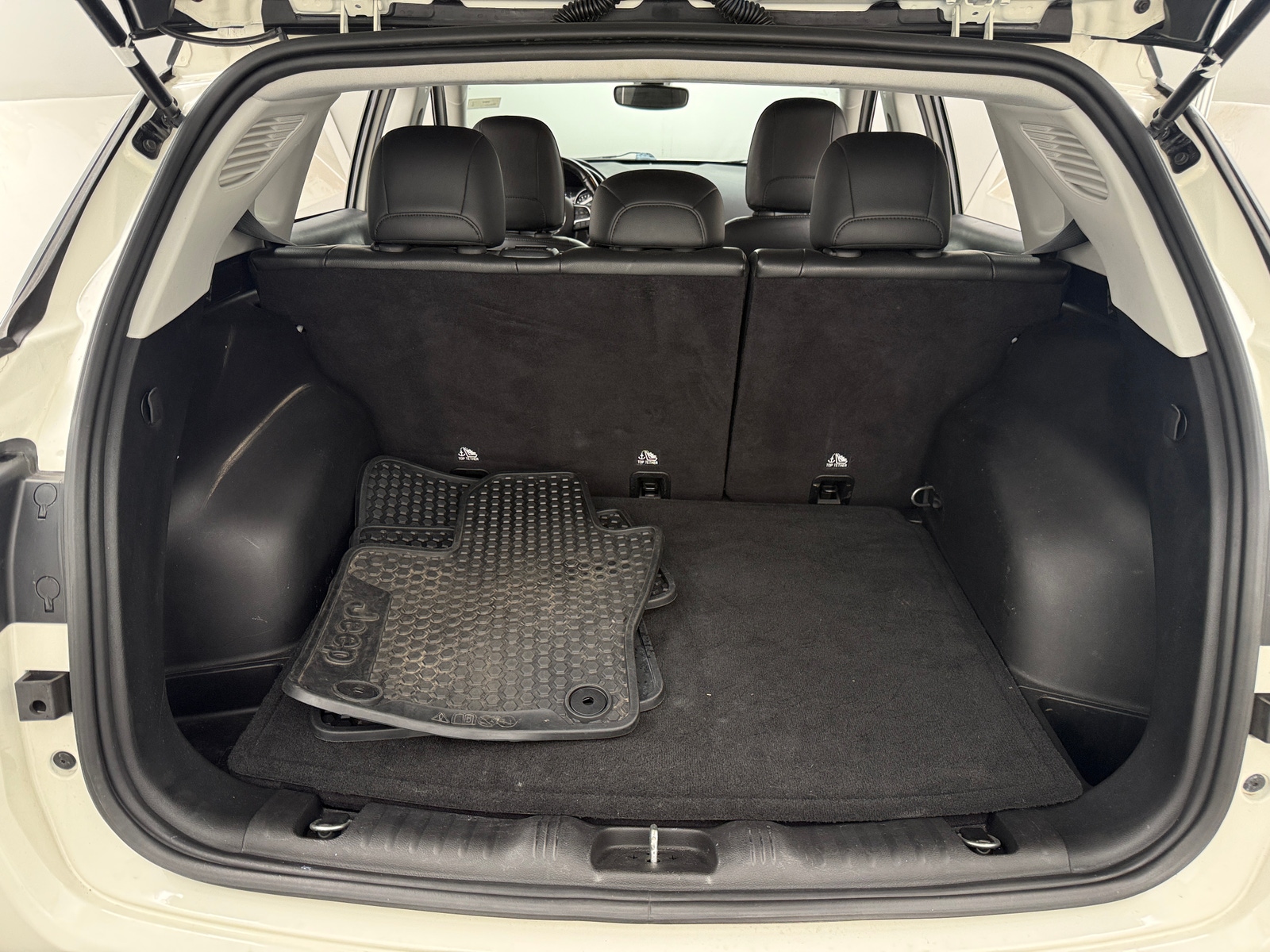 Thumbnail: 2018 Jeep Compass - 7