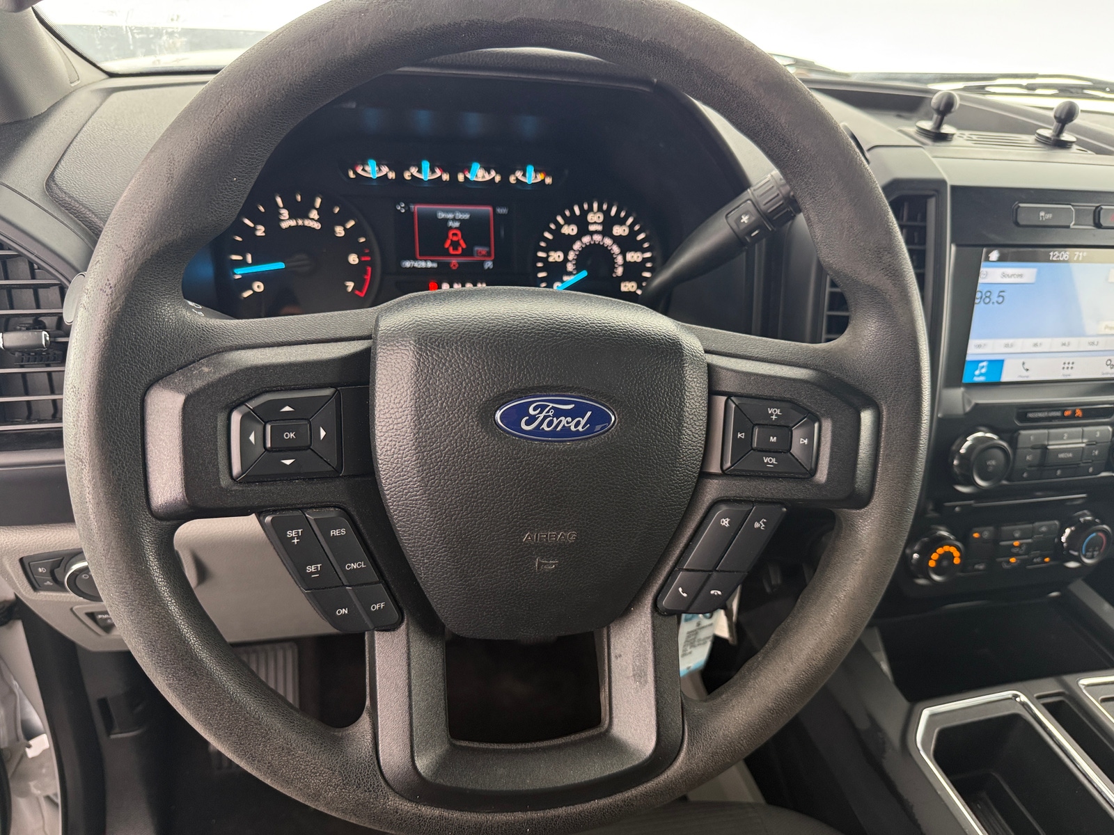 Thumbnail: 2018 Ford Econoline - 5