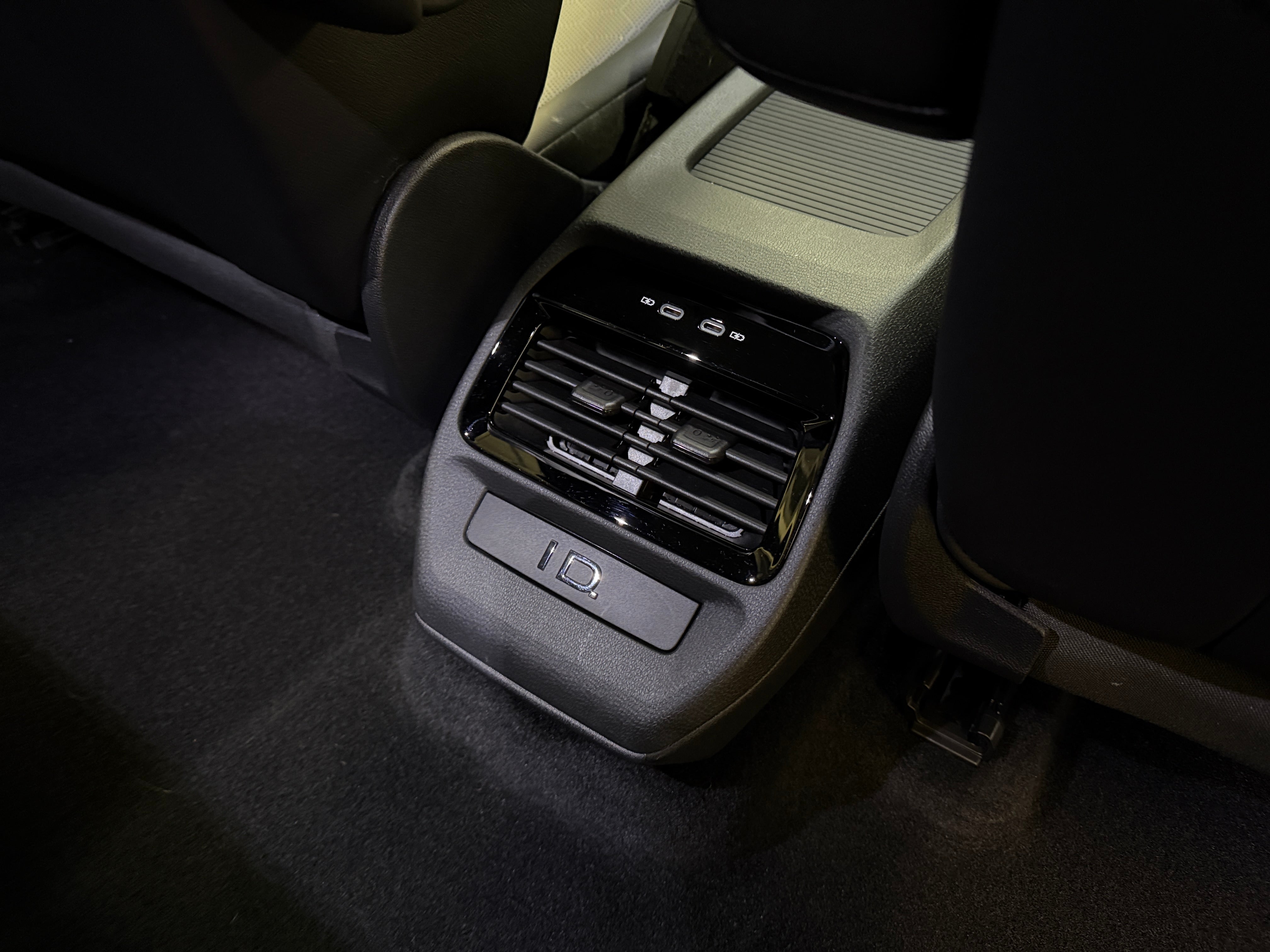 Used 2021 Volkswagen ID.4 PRO S with VIN WVGTMPE28MP043062 for sale in Oak Creek, WI