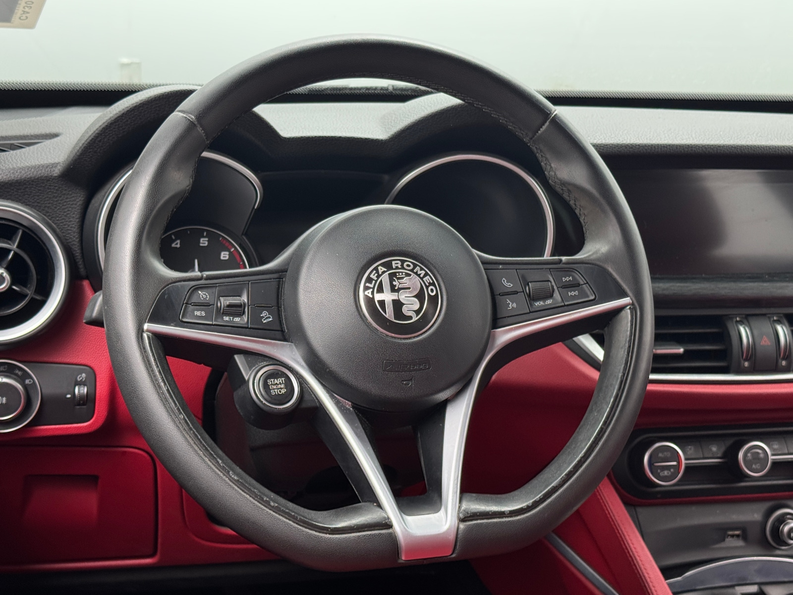 Thumbnail: 2019 Alfa Romeo Stelvio - 4