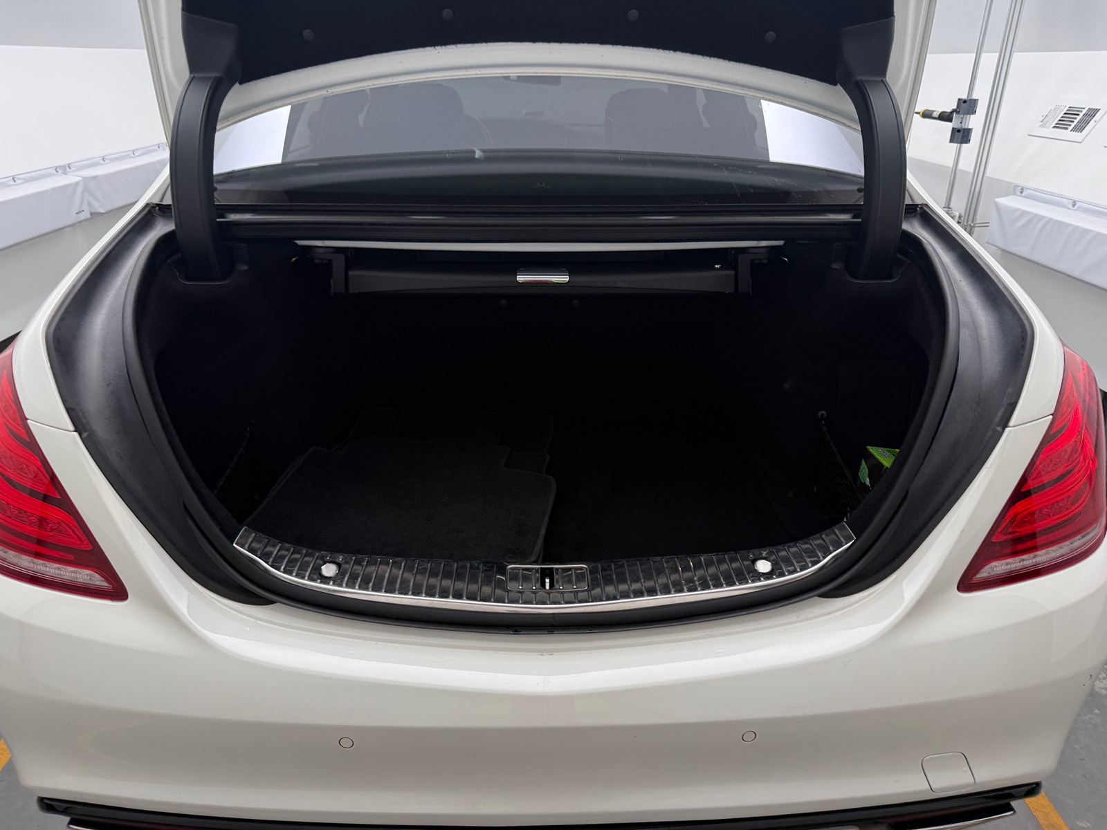 Thumbnail: 2016 Mercedes-Benz S-Class - 6