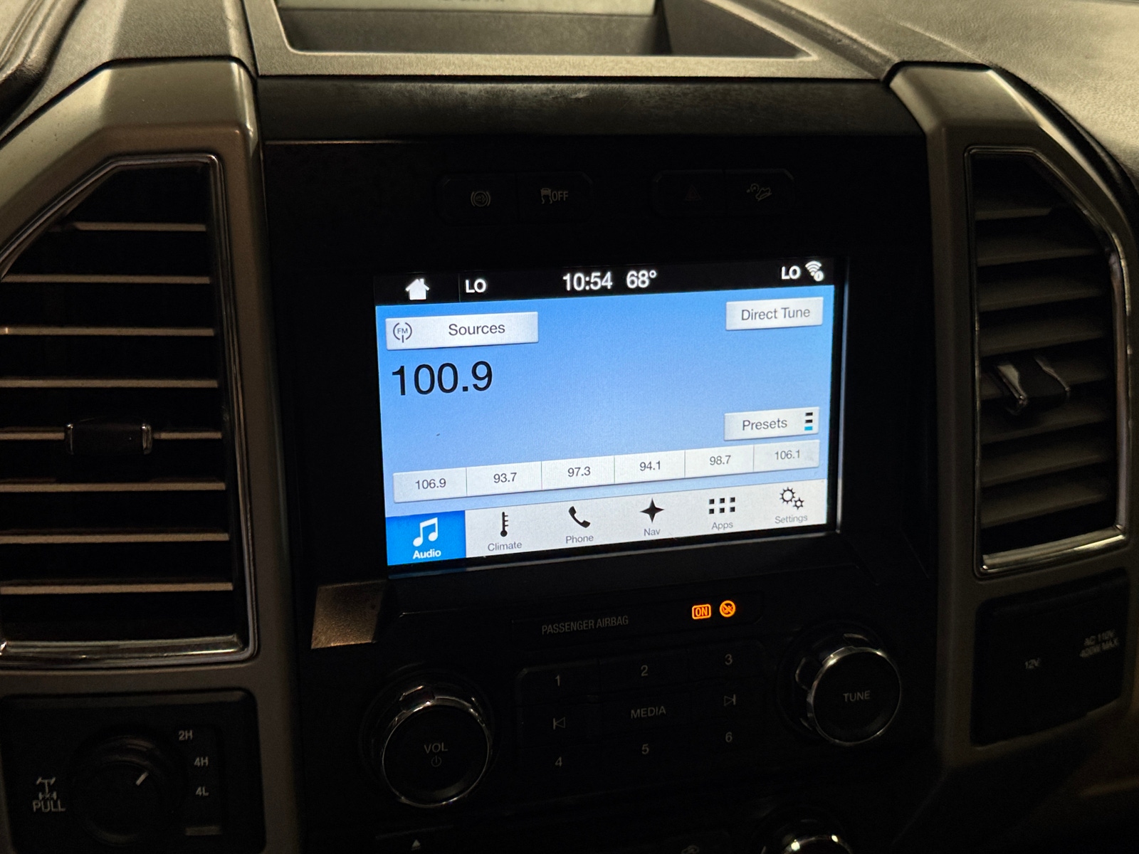 Thumbnail: 2017 Ford Econoline - 3