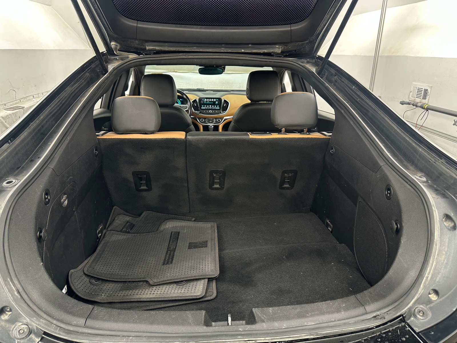 Thumbnail: 2018 Chevrolet Volt - 6