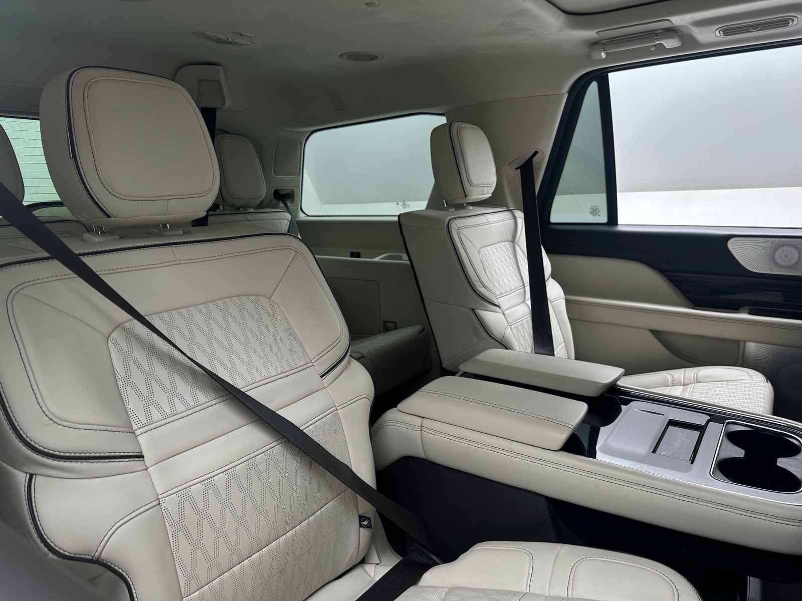 Thumbnail: 2022 Lincoln Navigator - 5