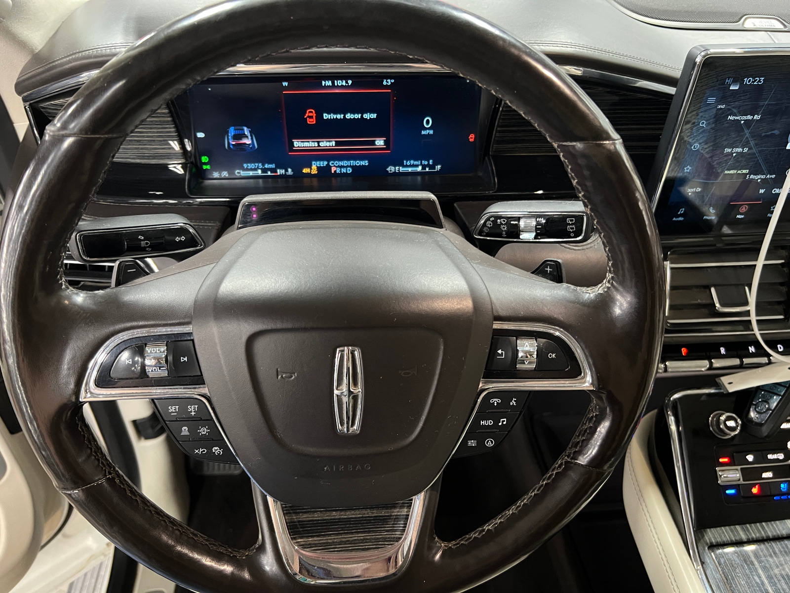 Thumbnail: 2022 Lincoln Navigator - 4