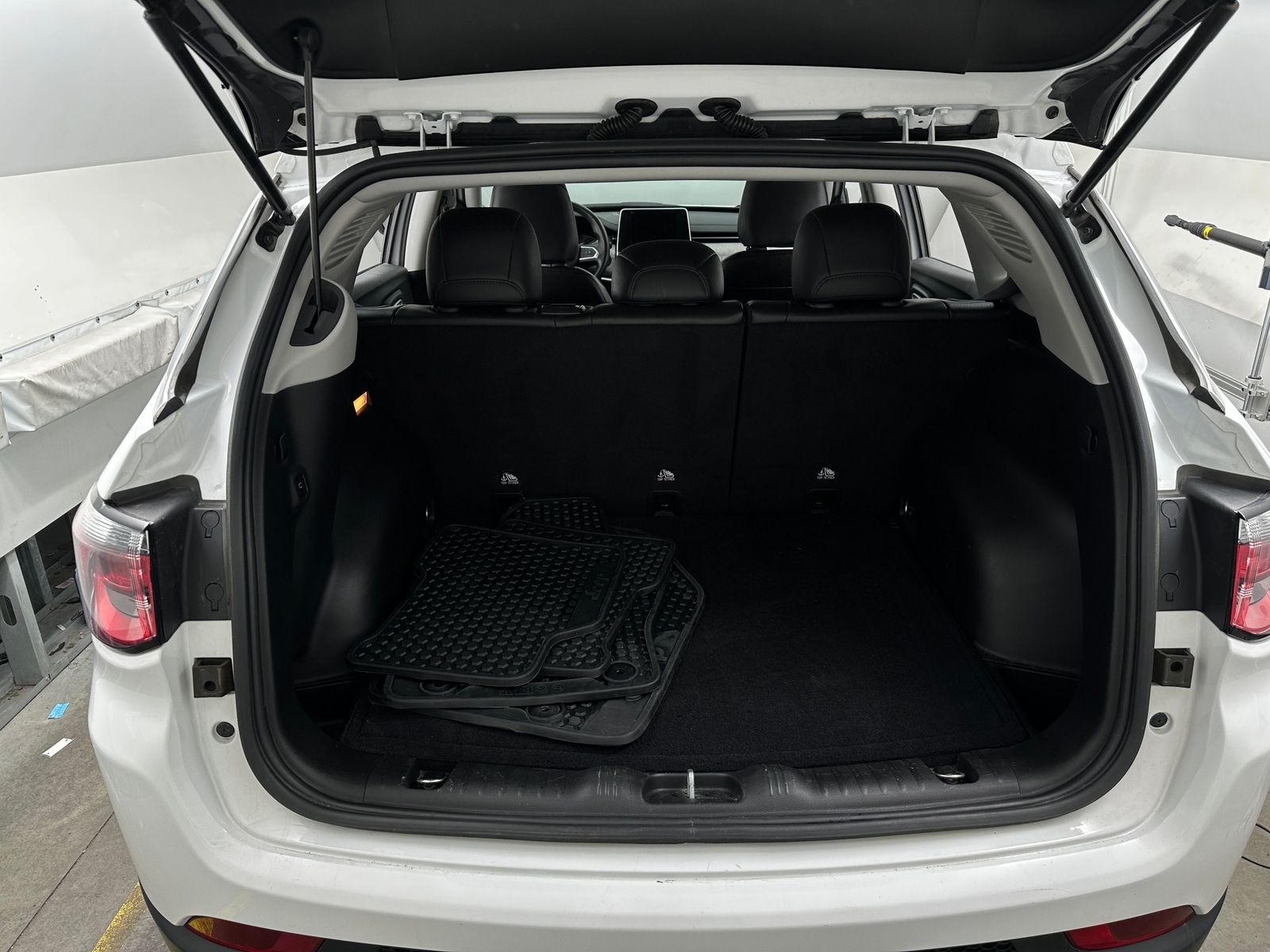 Thumbnail: 2022 Jeep Compass - 7