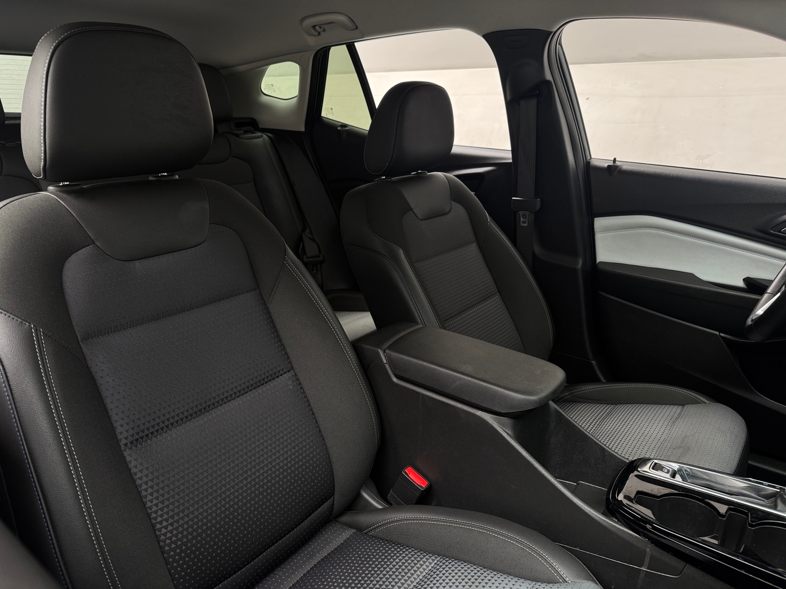 Thumbnail: 2025 Chevrolet Trax - 2