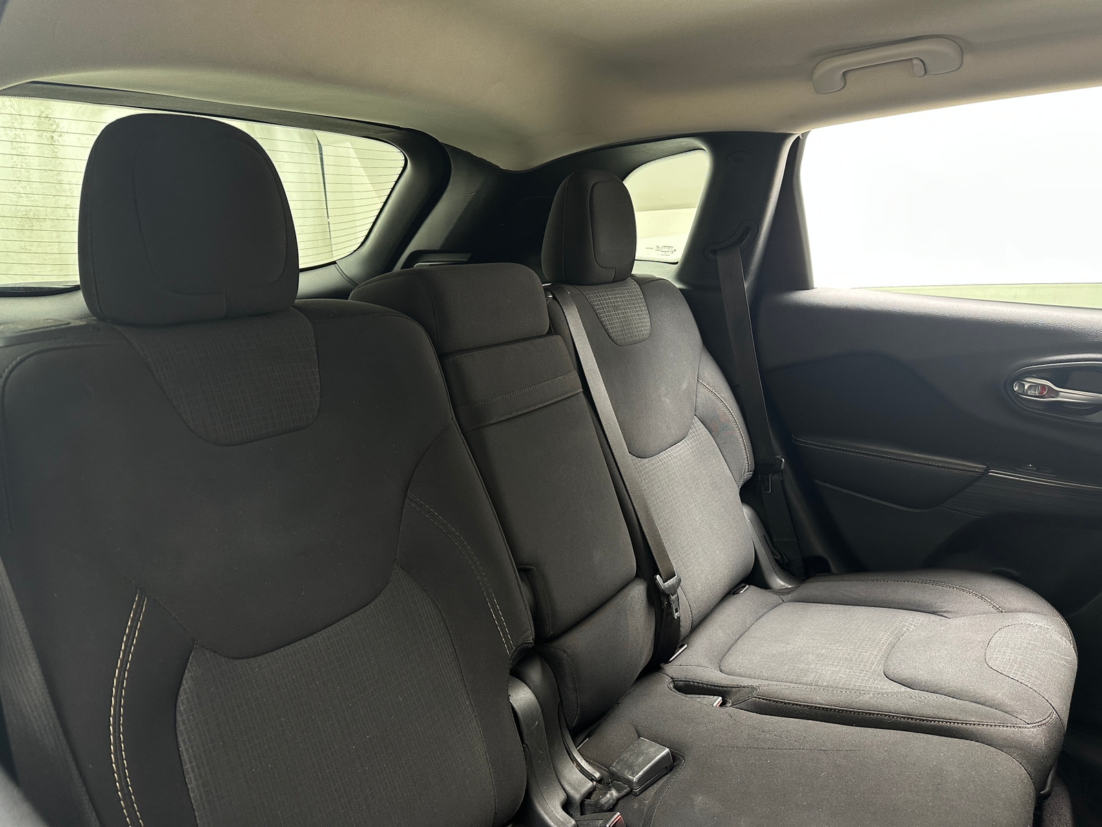 Thumbnail: 2016 Jeep Cherokee - 6