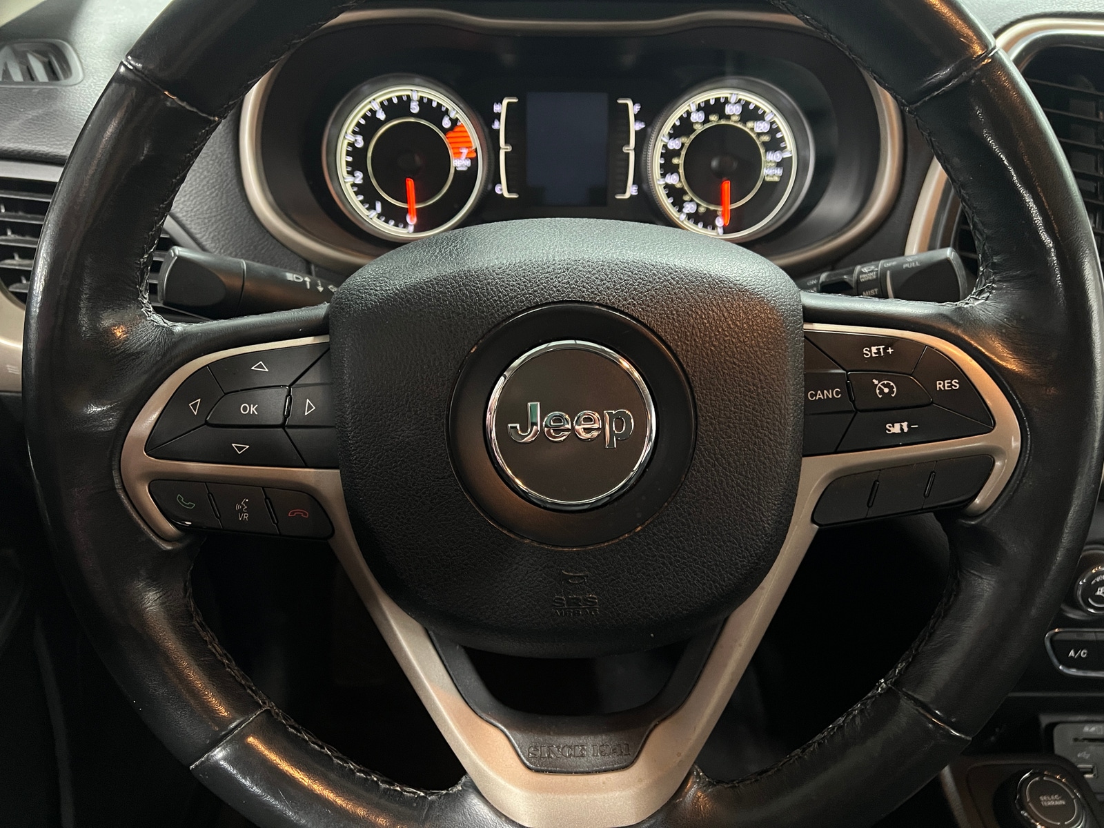 Thumbnail: 2016 Jeep Cherokee - 5