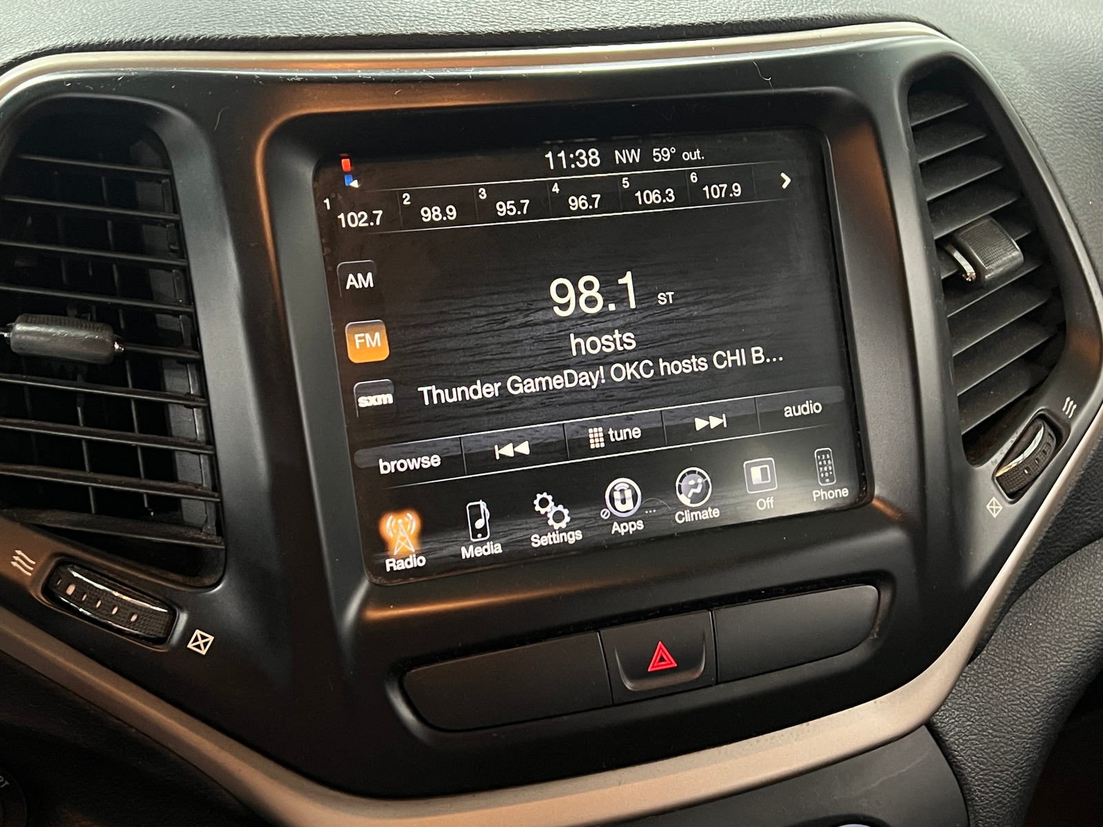 Thumbnail: 2016 Jeep Cherokee - 4