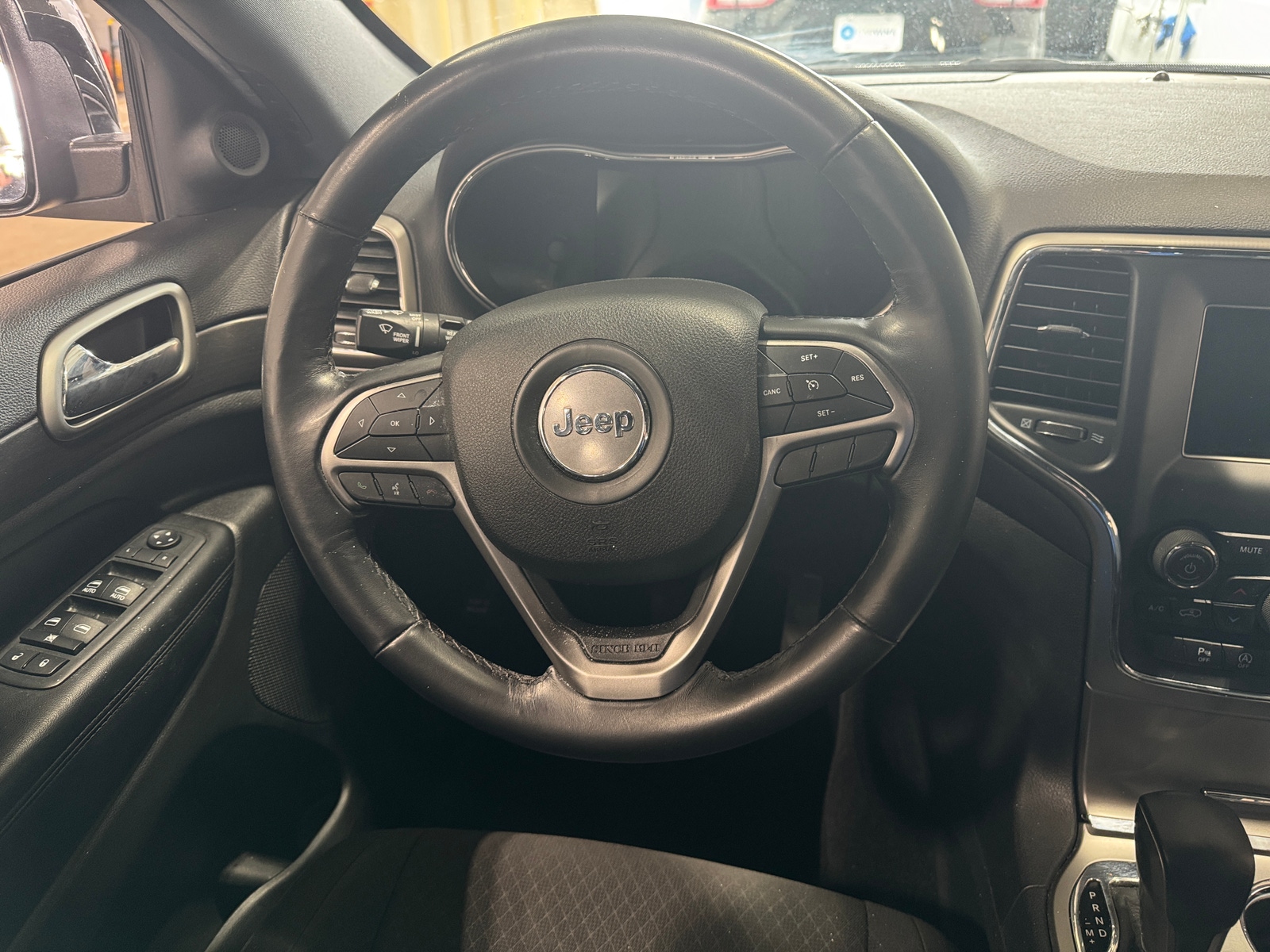 Thumbnail: 2018 Jeep Grand Cherokee - 5