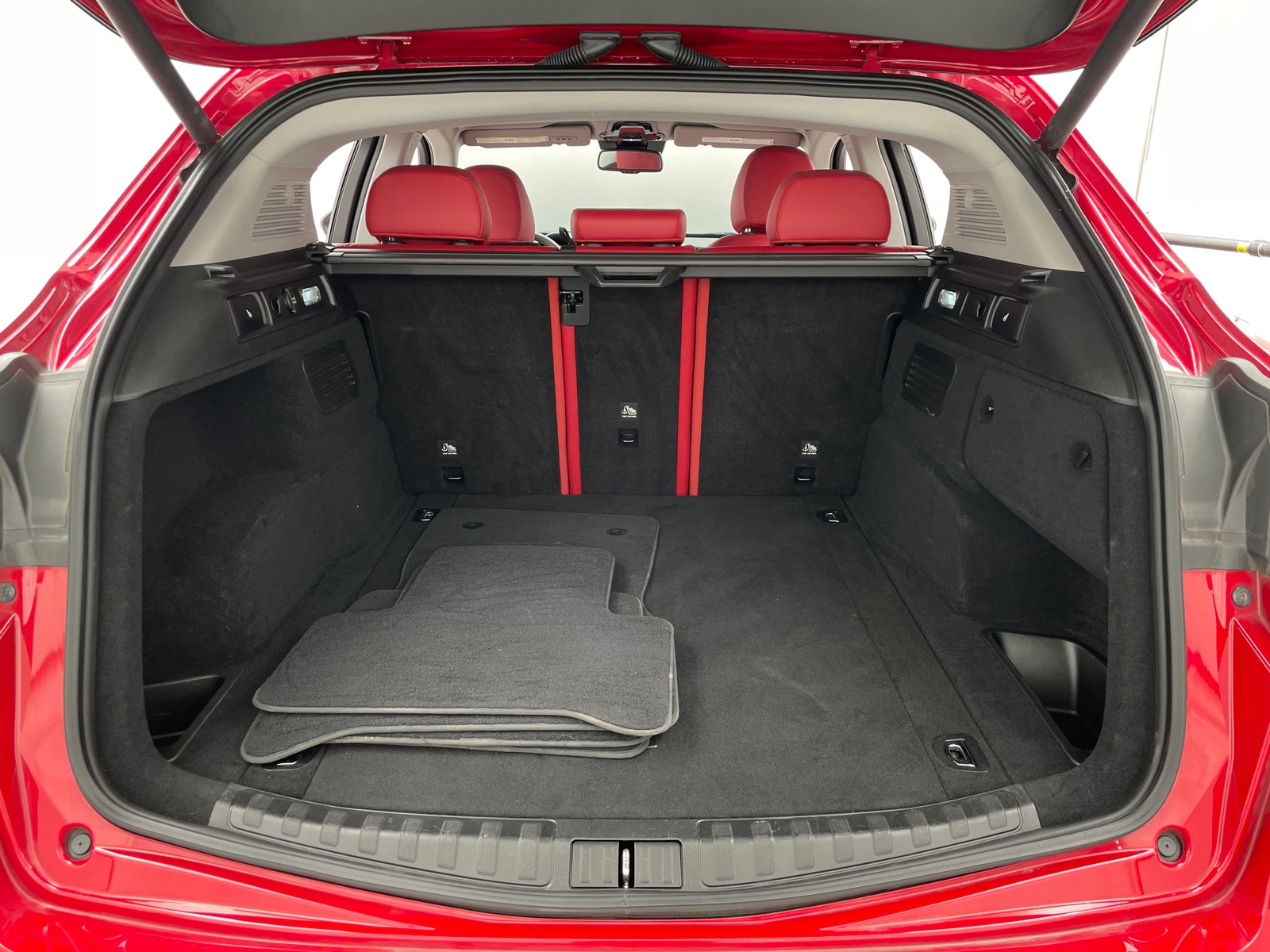 Thumbnail: 2019 Alfa Romeo Stelvio - 6