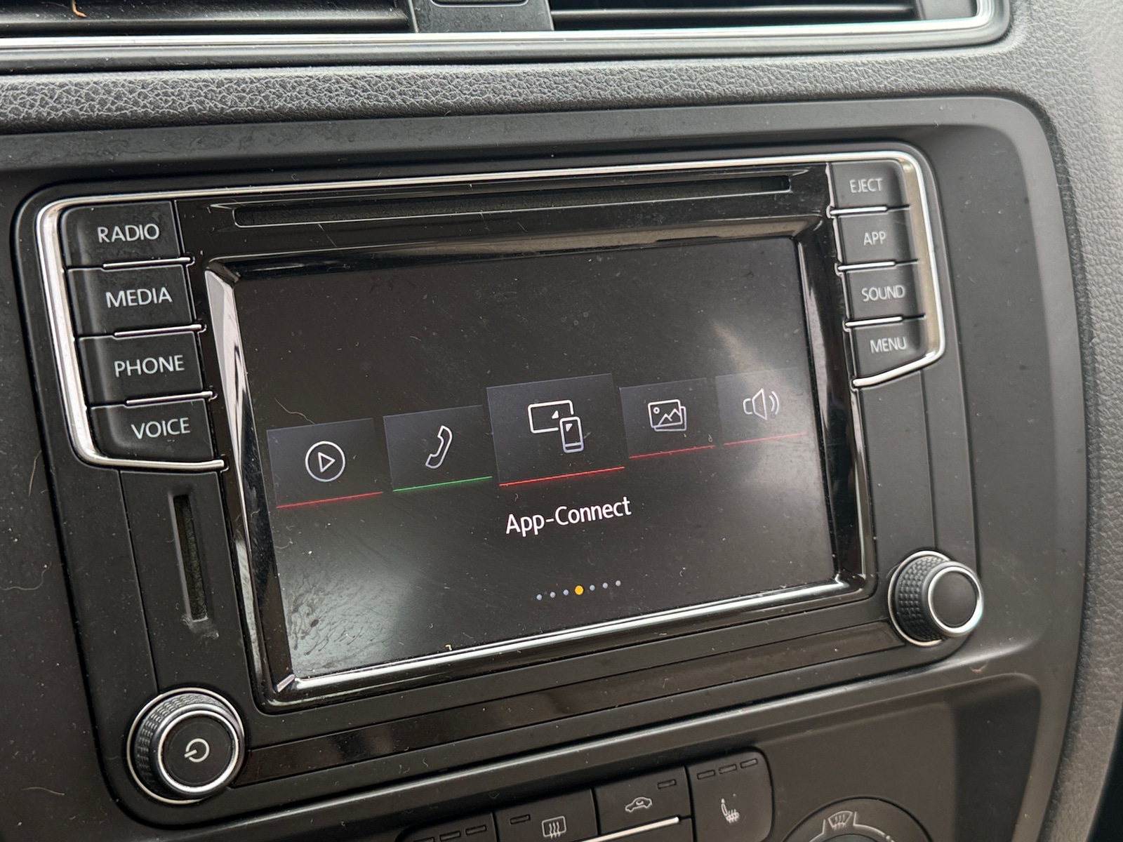 Thumbnail: 2018 Volkswagen Jetta - 3