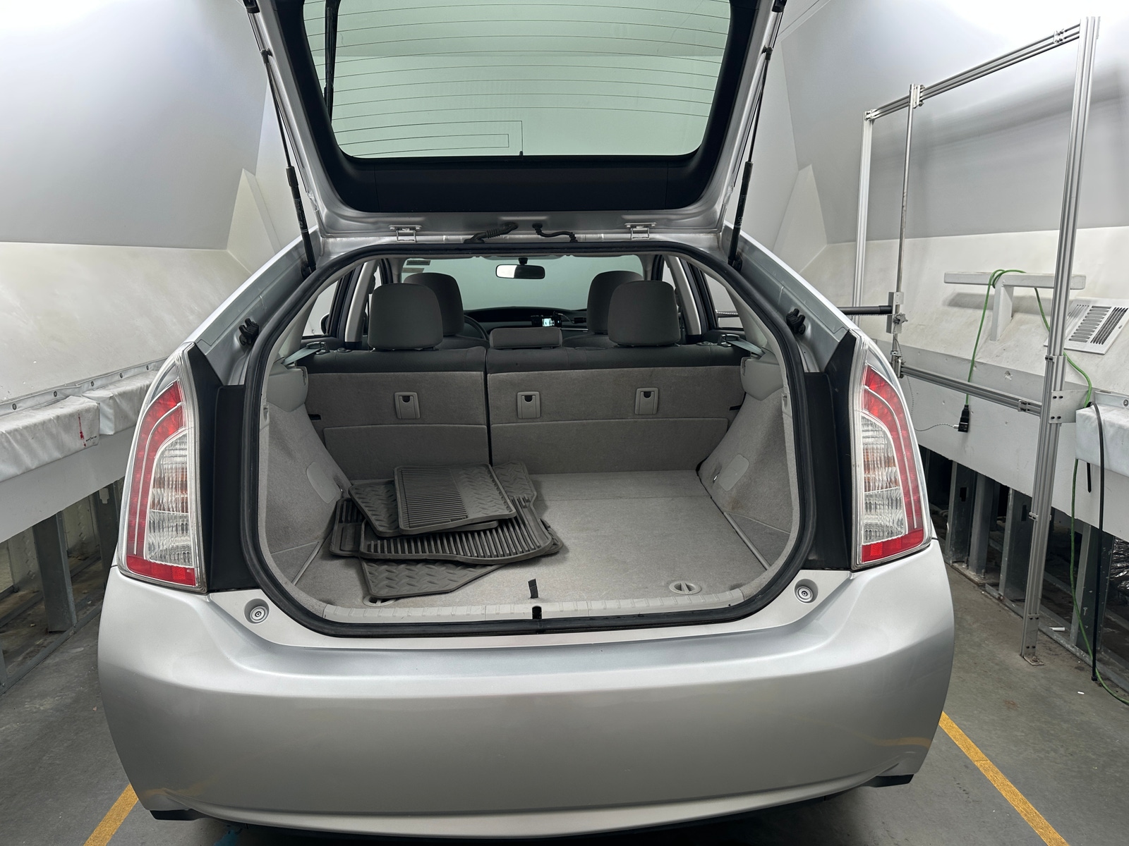 Thumbnail: 2014 Toyota Prius - 7