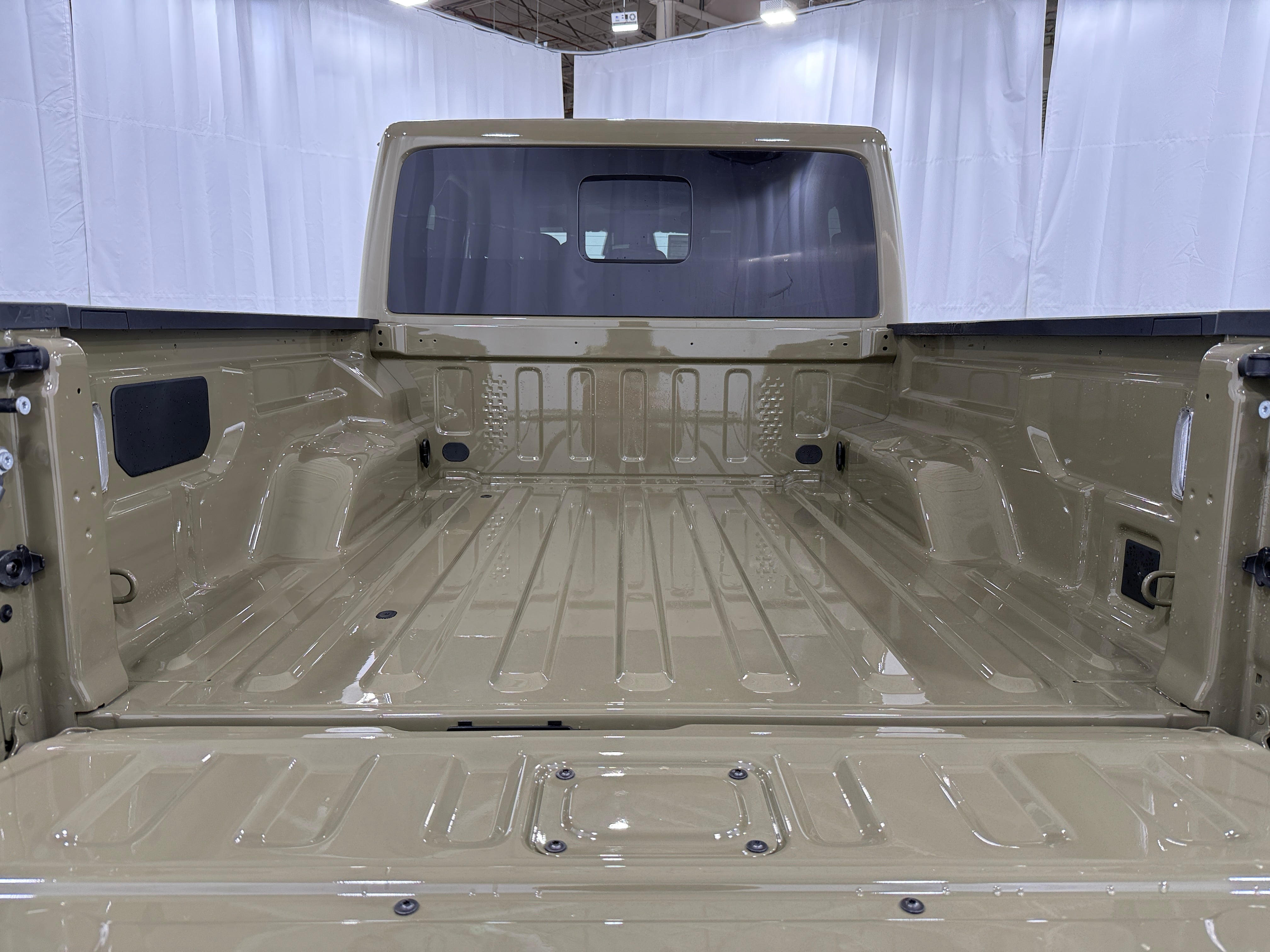2026 Jeep Gladiator Rubicon - Photo 2