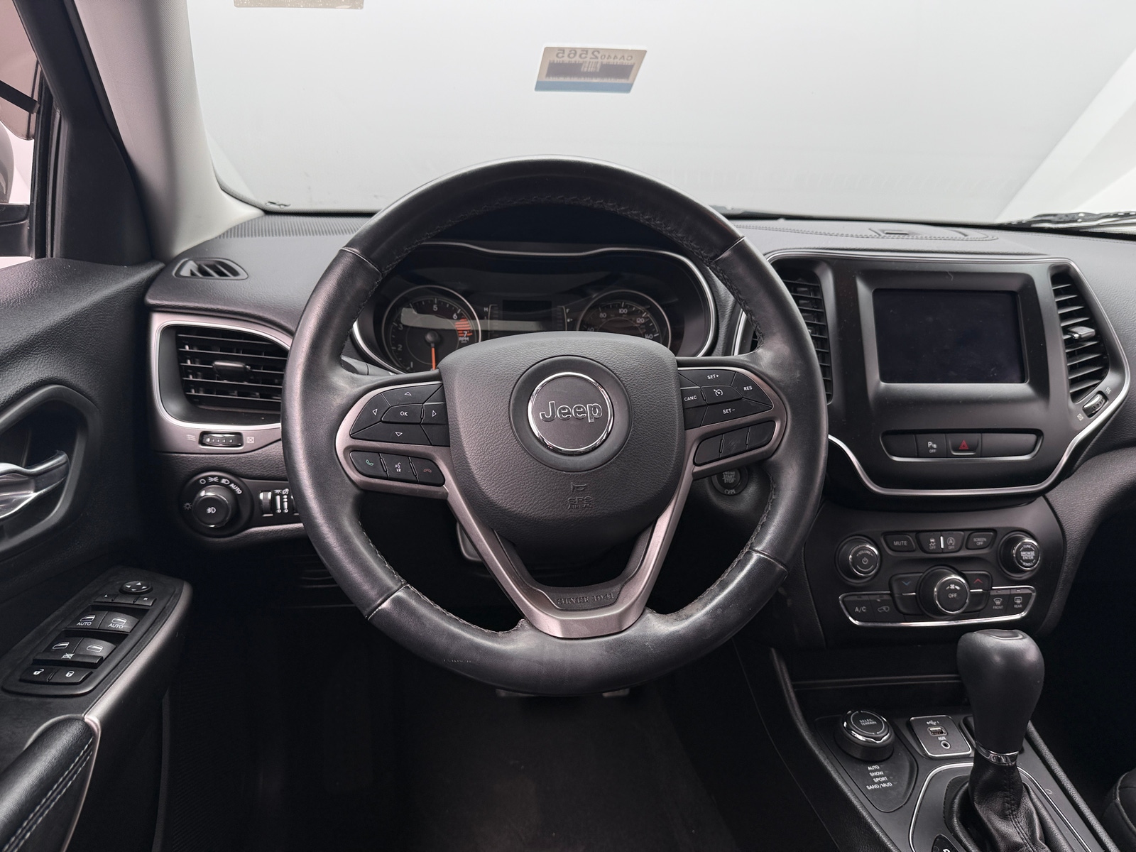 Thumbnail: 2019 Jeep Cherokee - 5