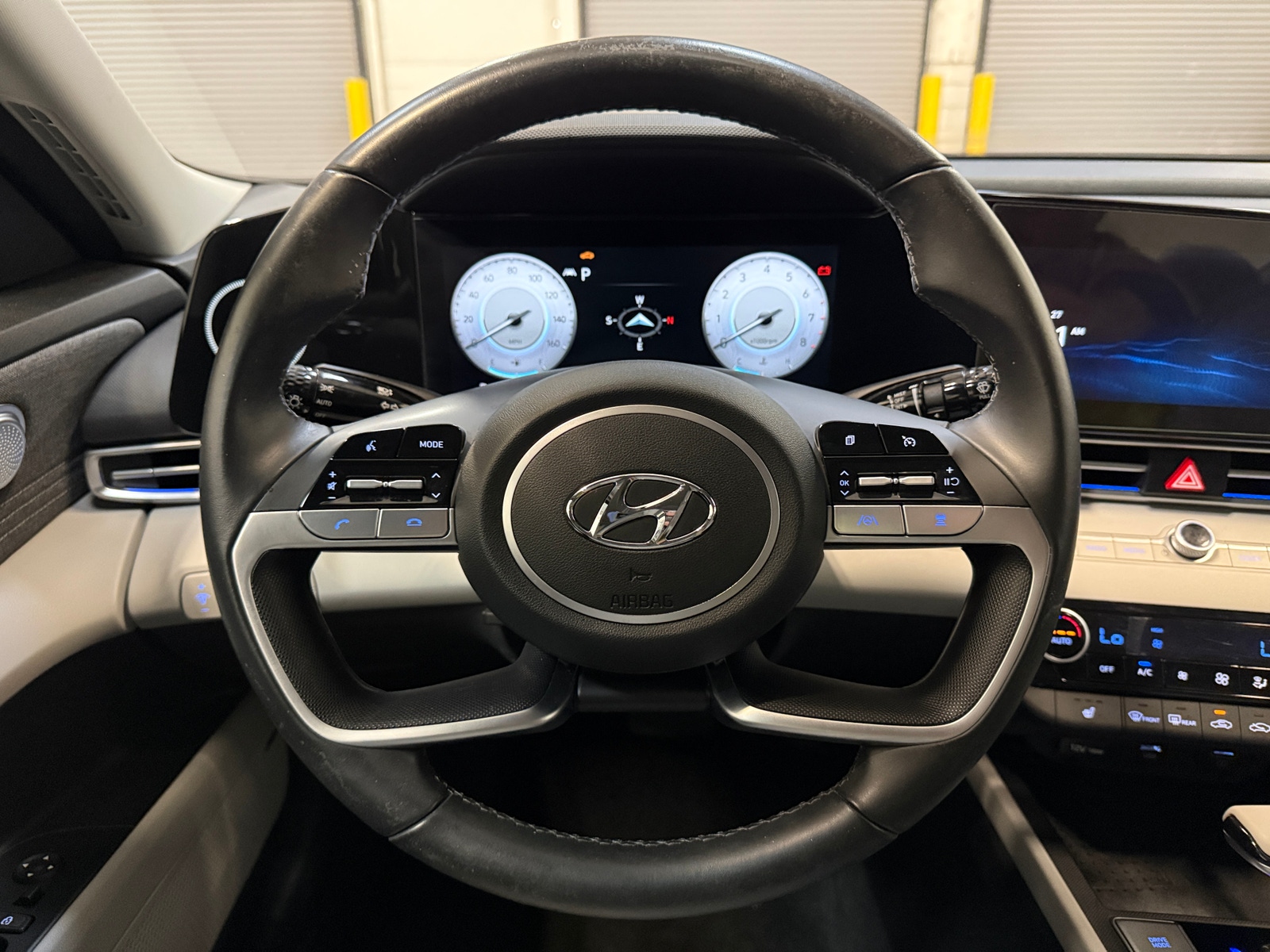 Thumbnail: 2022 Hyundai Elantra - 4