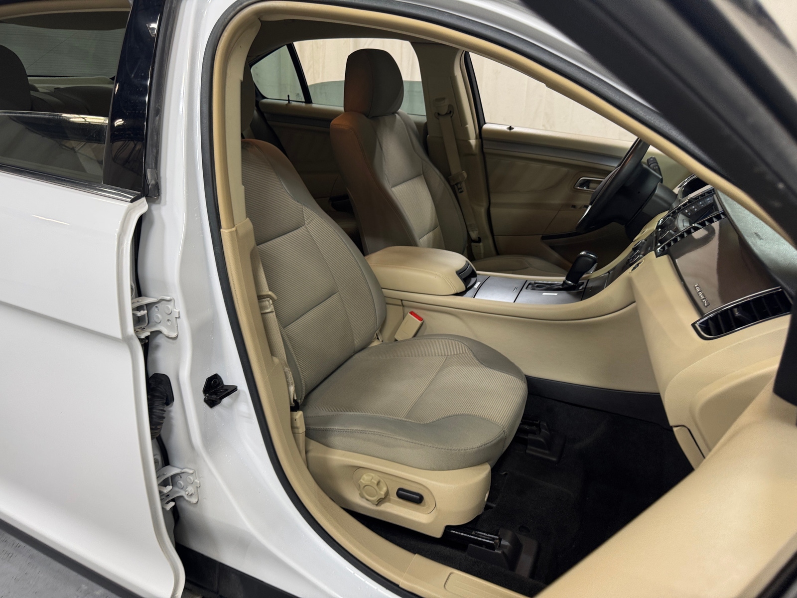 Thumbnail: 2015 Ford Taurus - 2