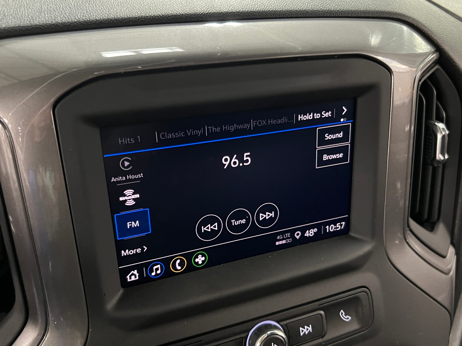 Thumbnail: 2025 Chevrolet Silverado 1500 - 4