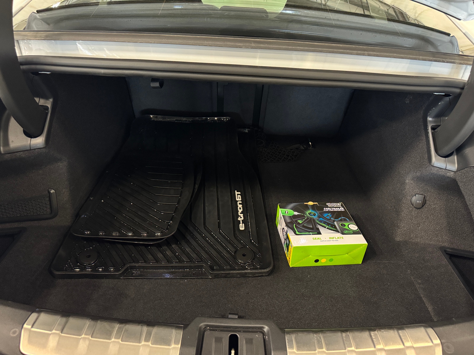 Thumbnail: 2023 Audi e-tron GT - 7