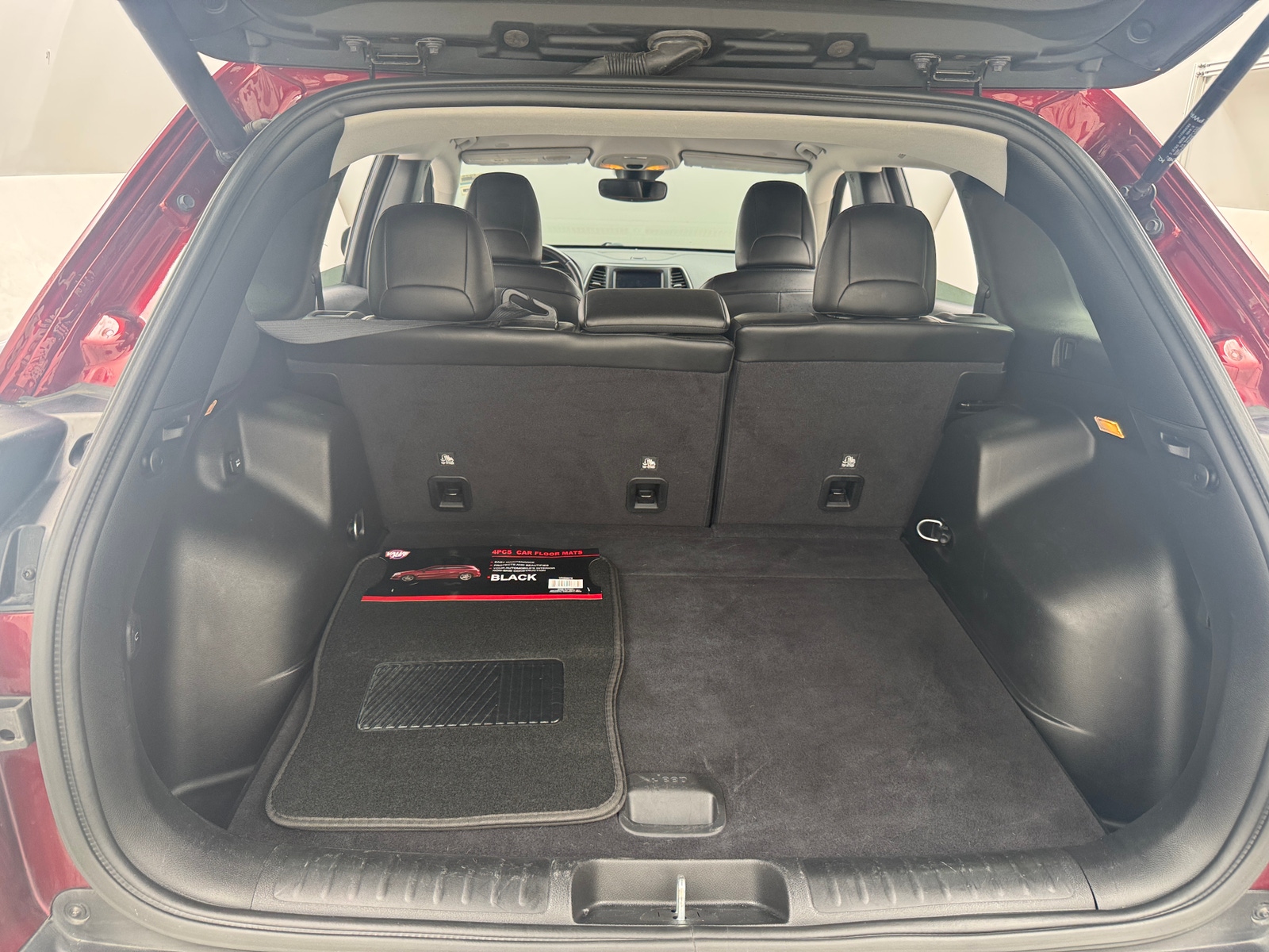 Thumbnail: 2021 Jeep Cherokee - 6